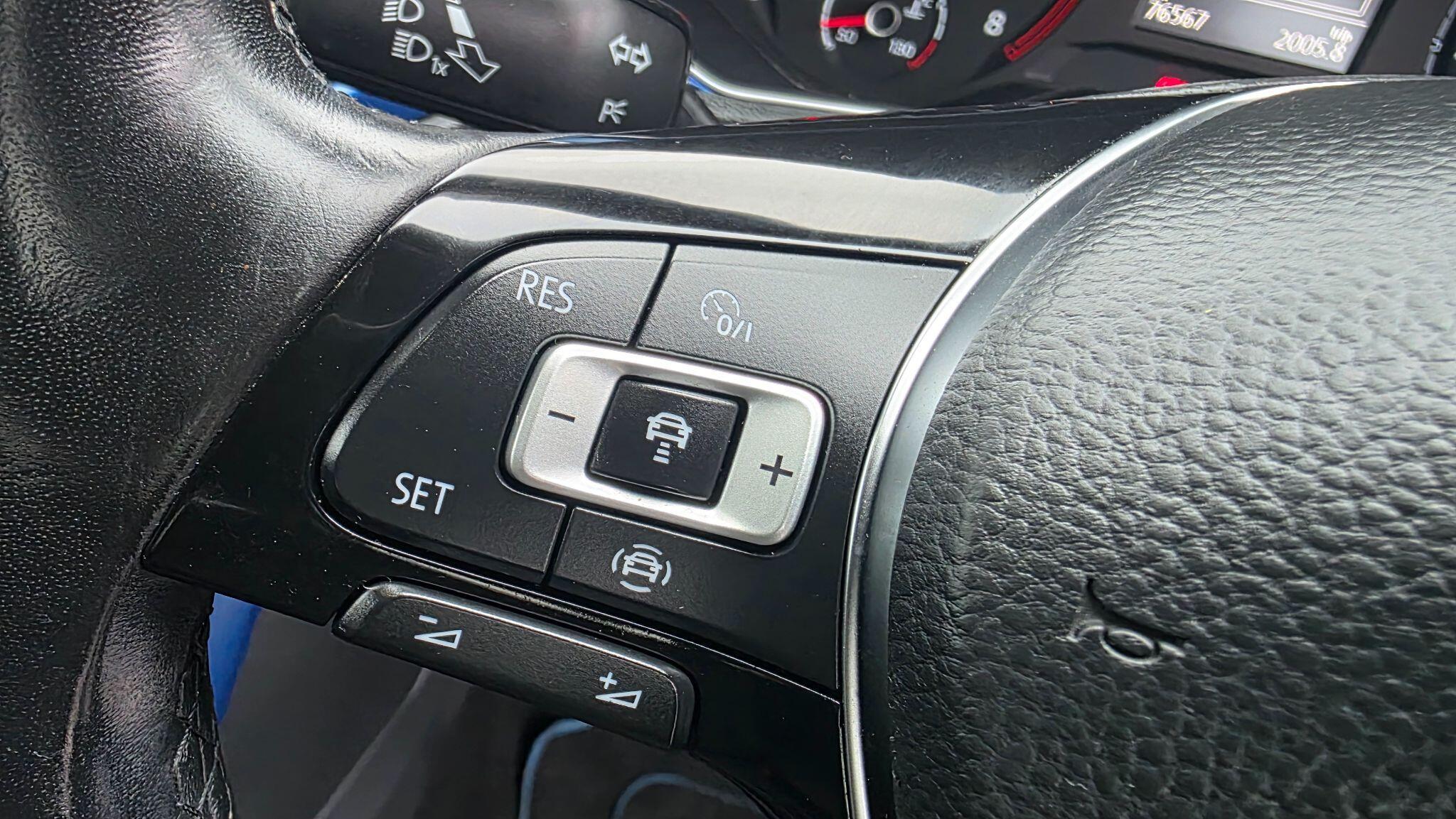 Volkswagen T-Roc - Image 29