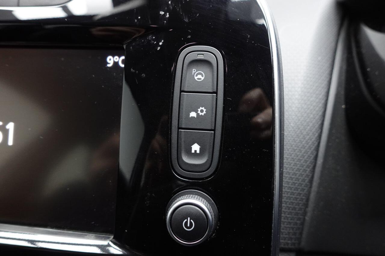 Renault Clio - Image 16