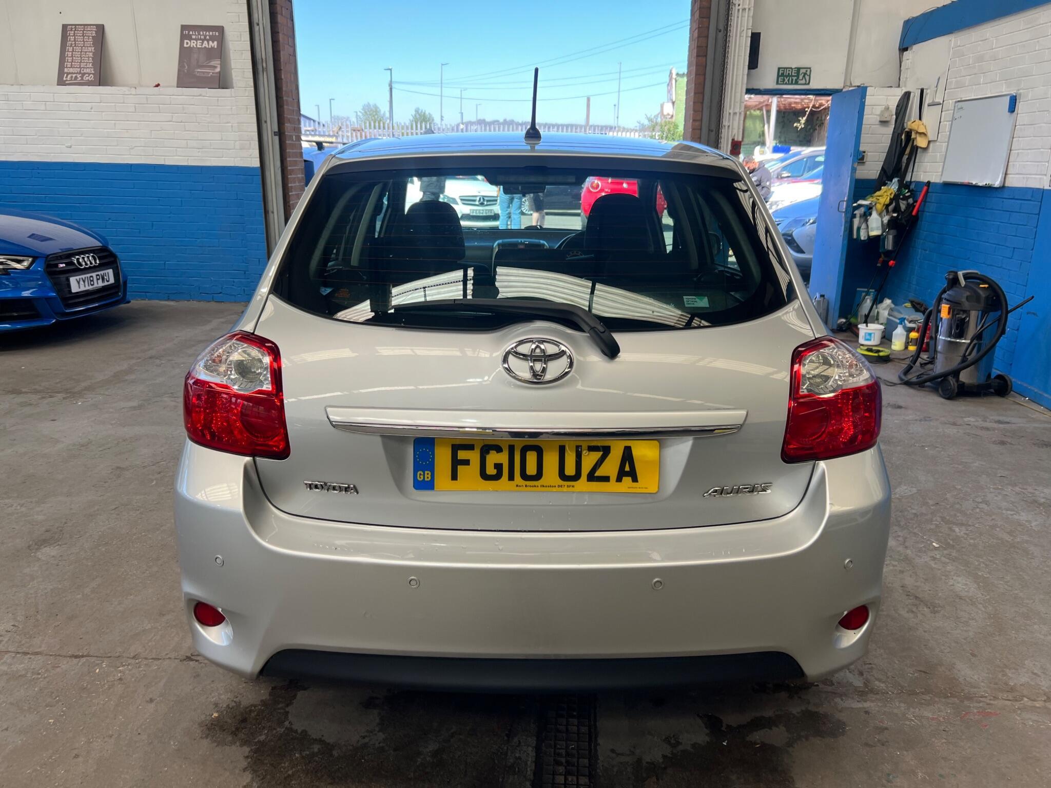 Toyota Auris - Image 8