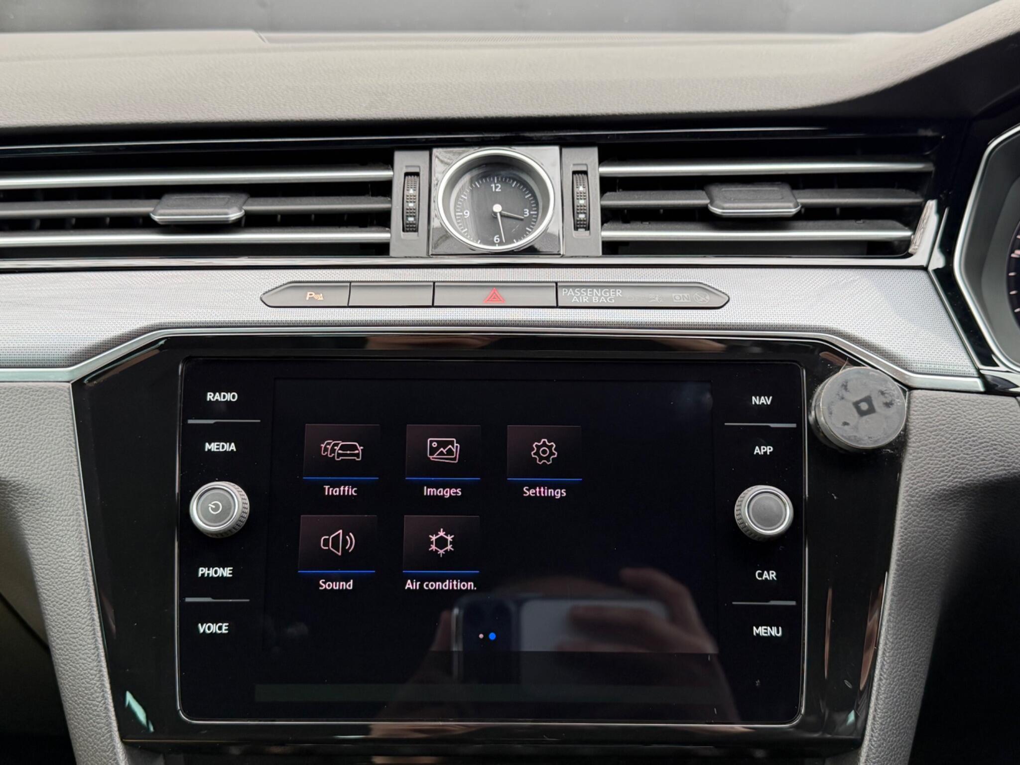 Volkswagen Passat - Image 55