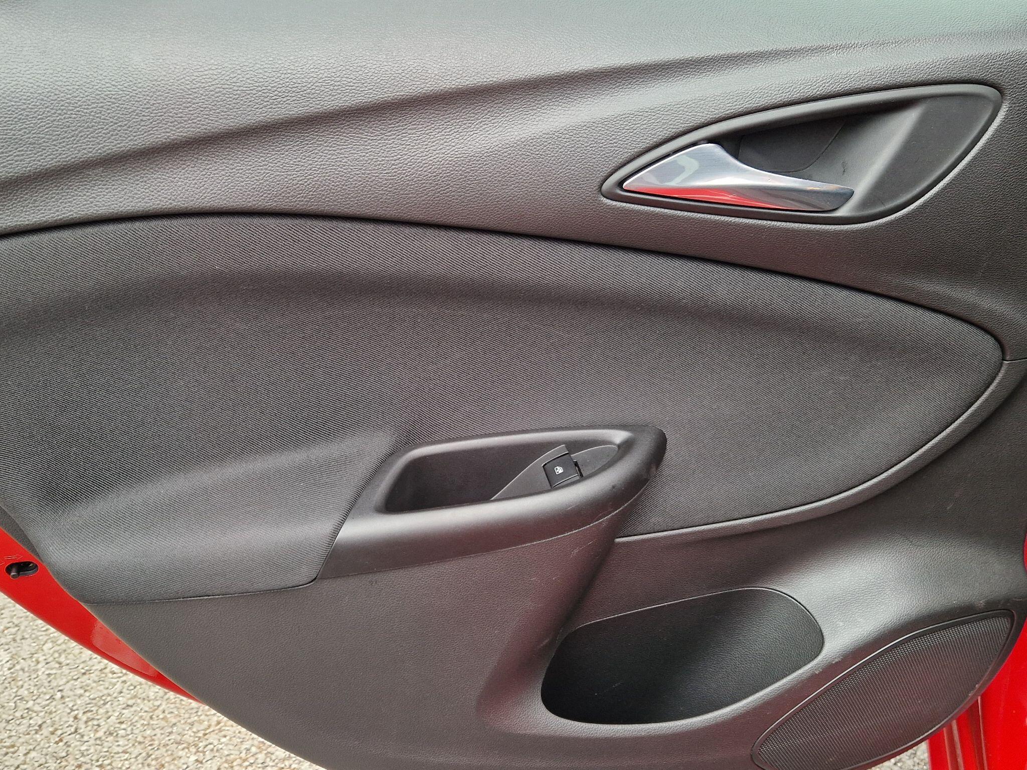 Vauxhall Astra - Image 41