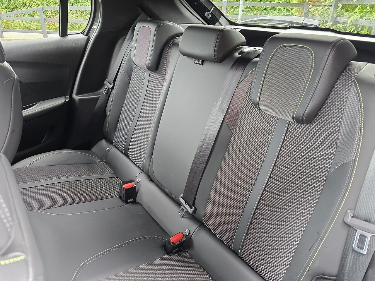 Peugeot 208 - Image 8