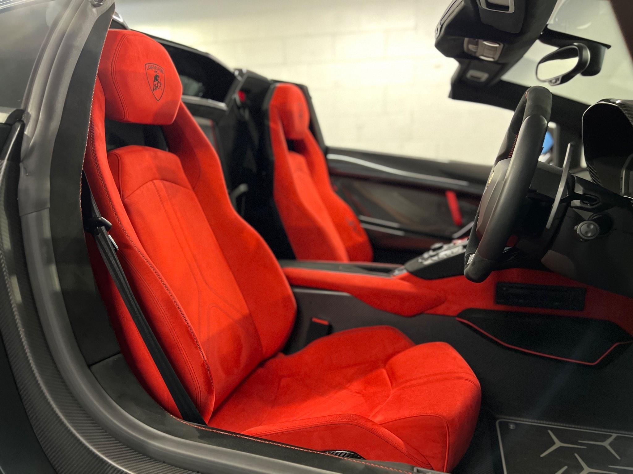 Lamborghini Aventador - Image 8
