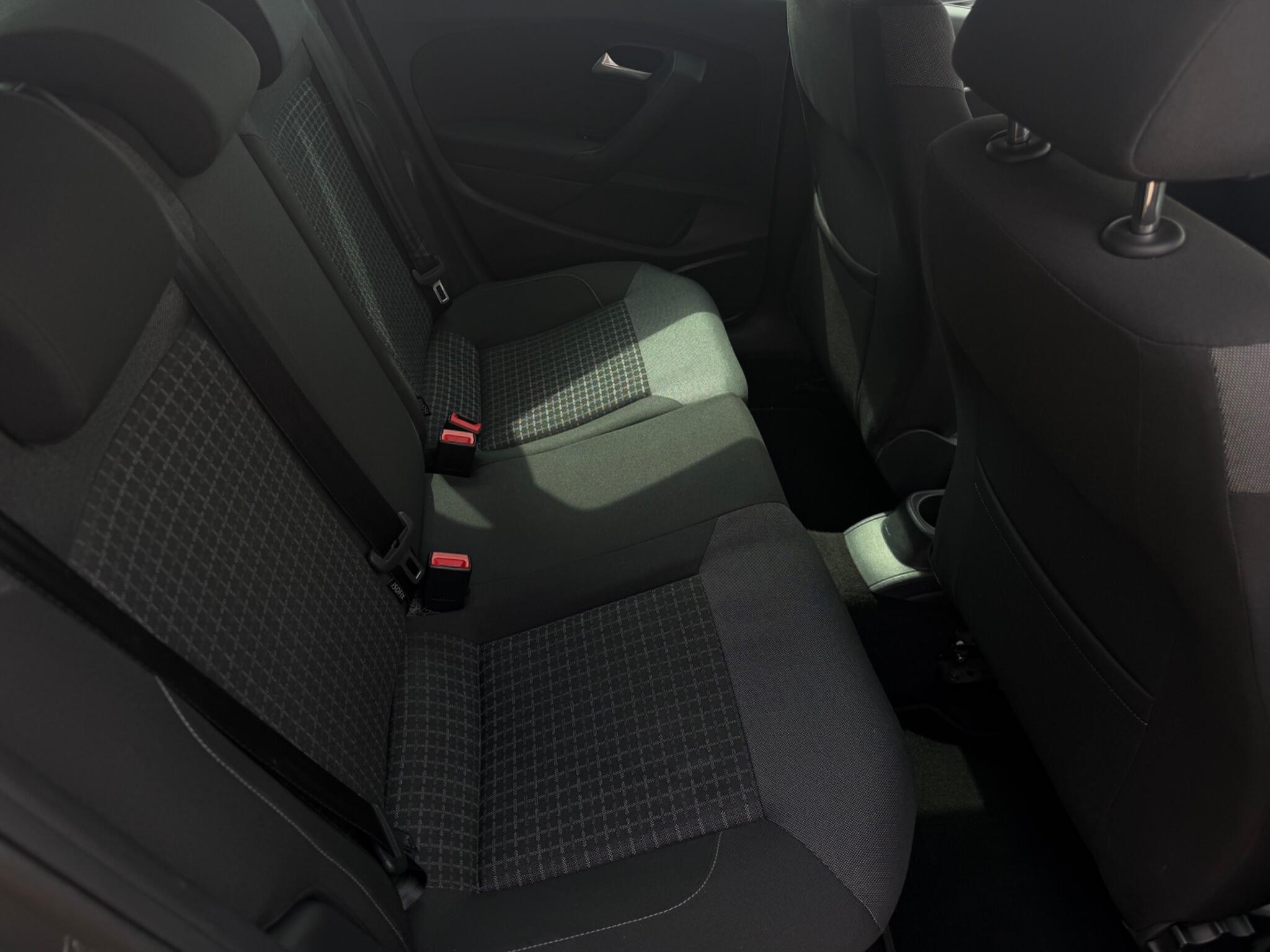 Volkswagen Polo - Image 12