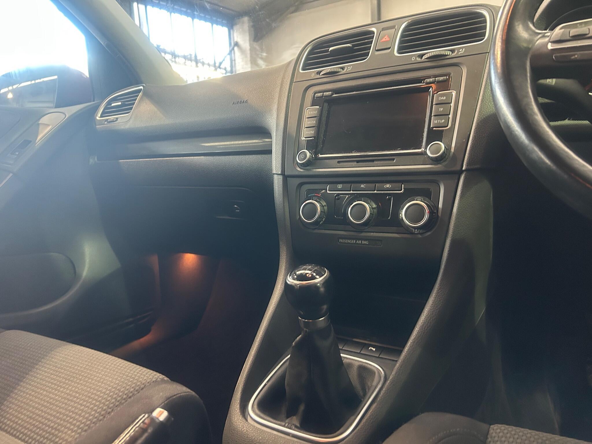 Volkswagen Golf - Image 17