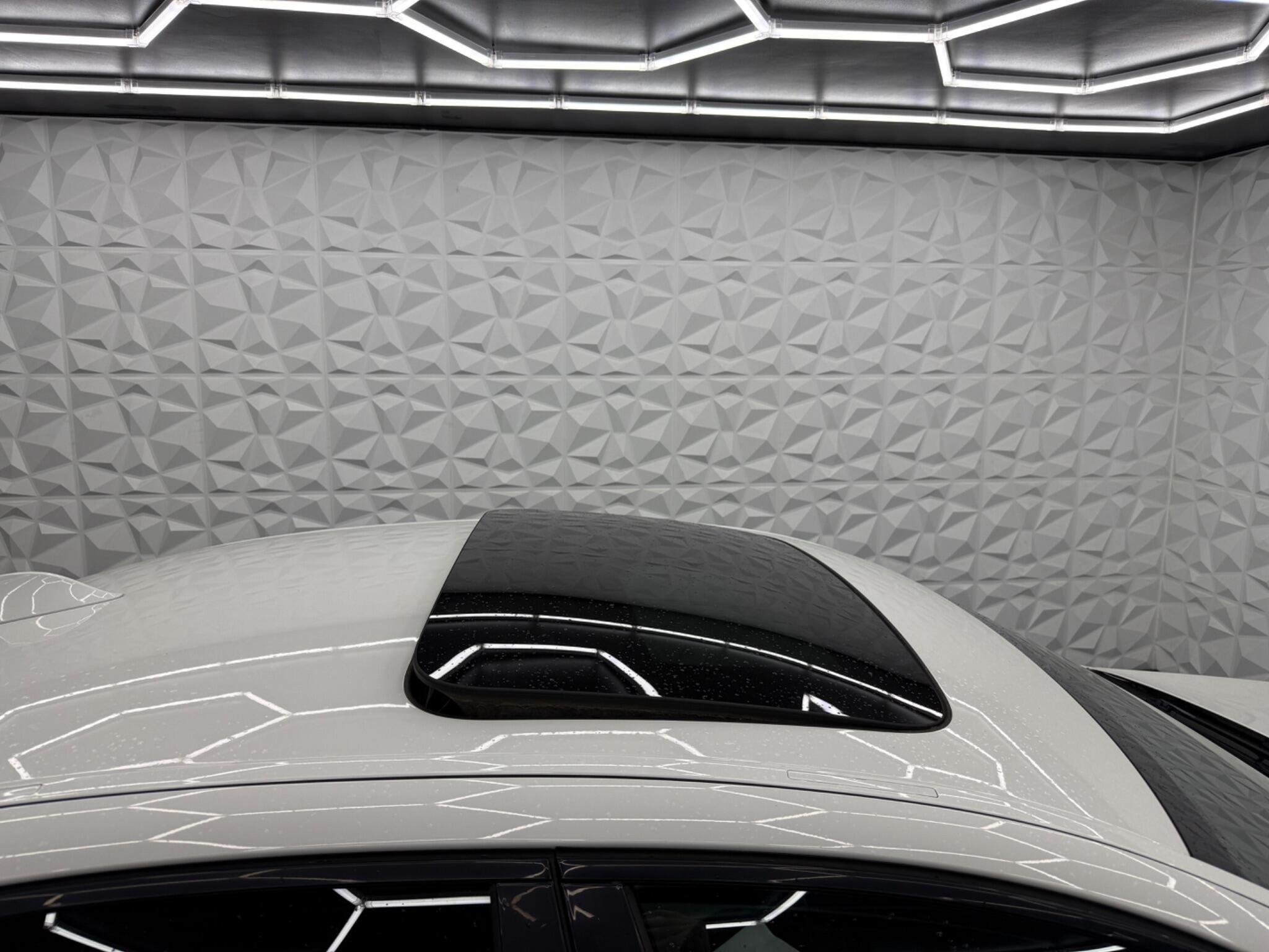 BMW 5 Series - Image 17