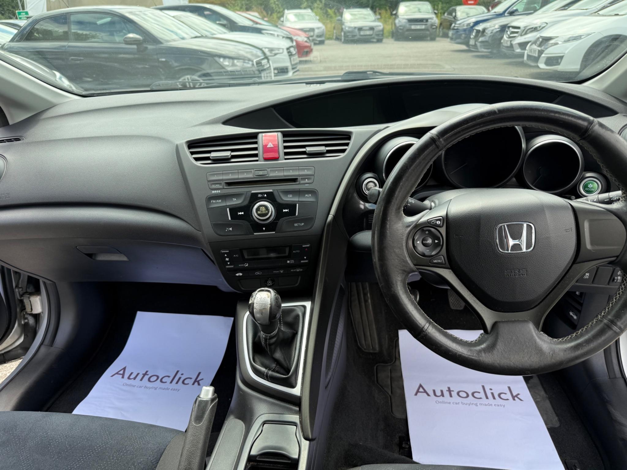 Honda Civic - Image 32