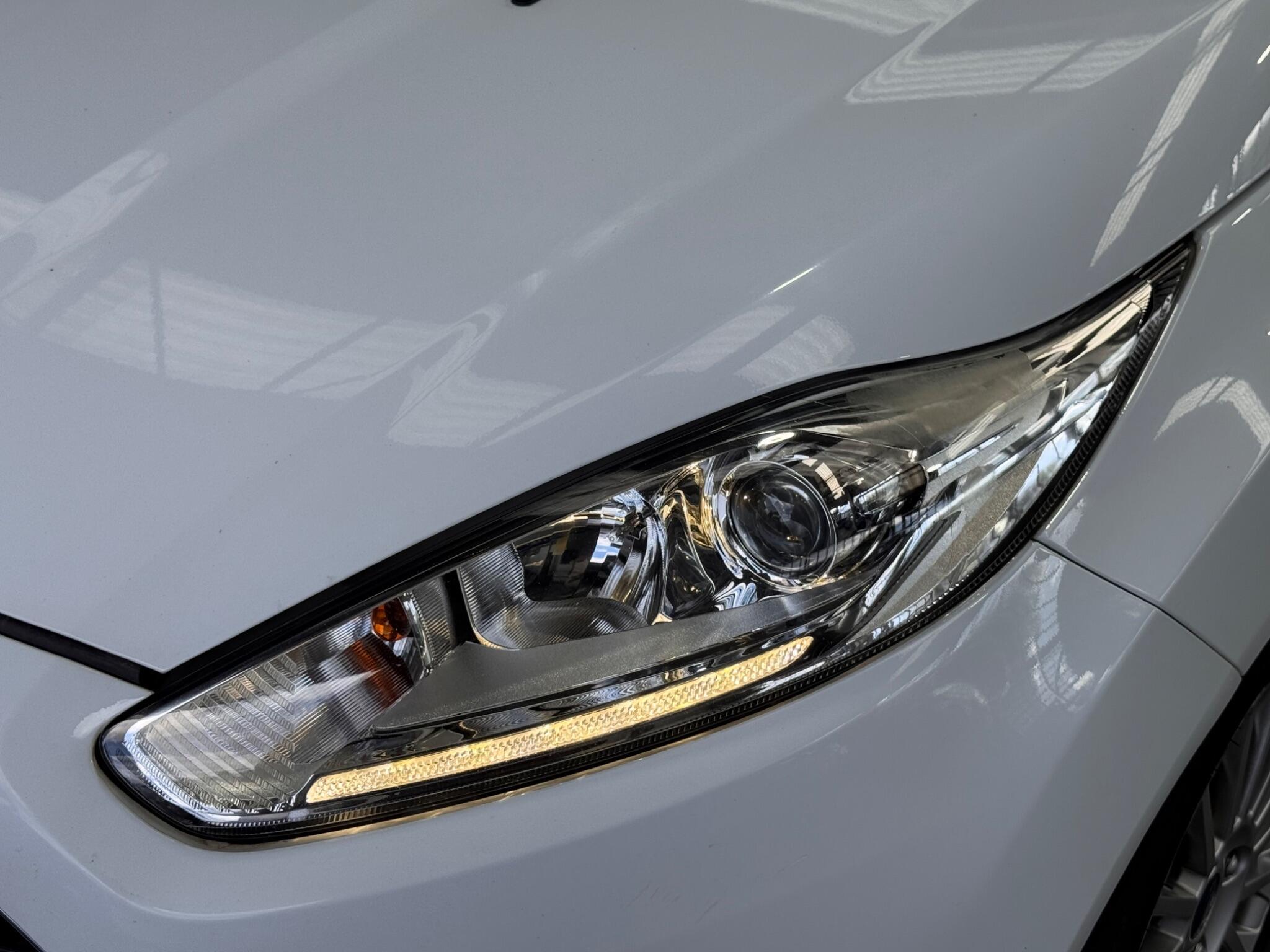 Ford Fiesta - Image 8