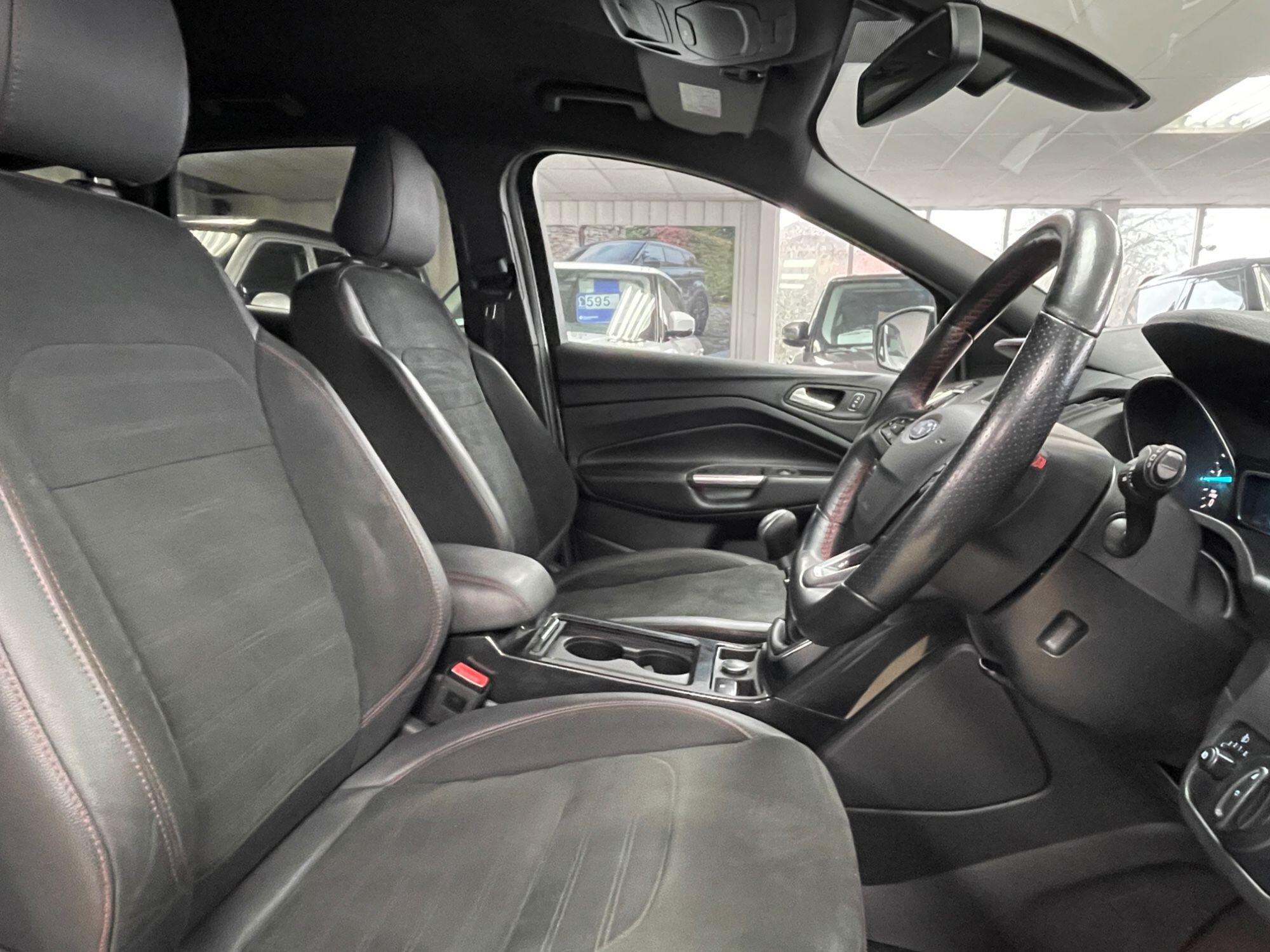 Ford Kuga - Image 25