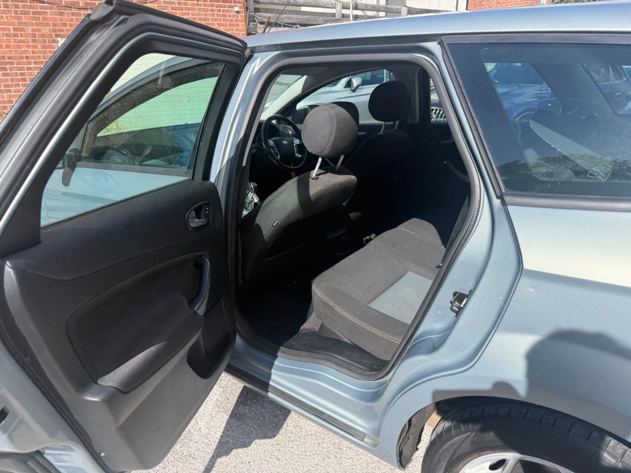 Ford Mondeo - Image 19