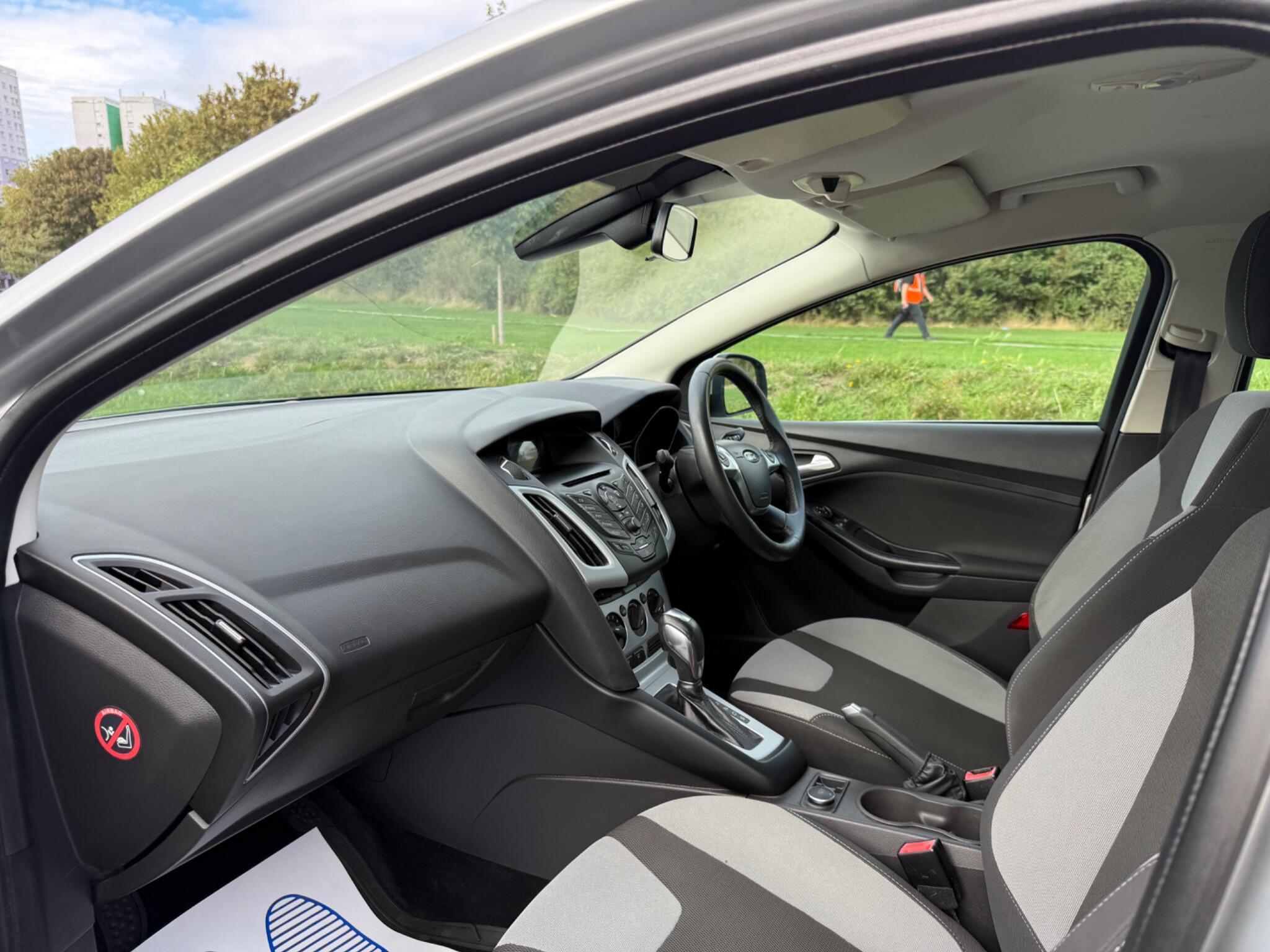 Ford Focus - Image 10
