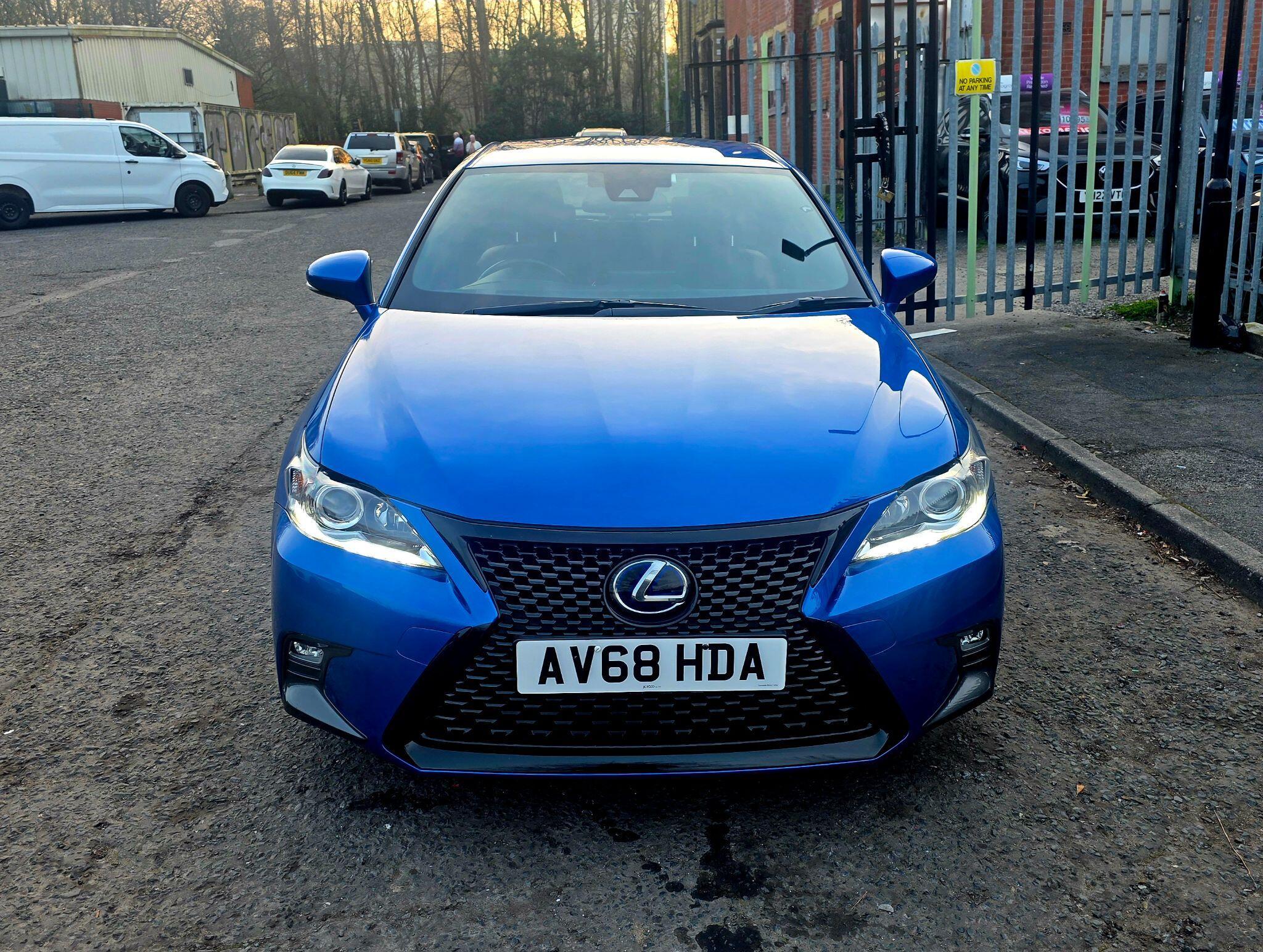 Lexus CT - Image 2