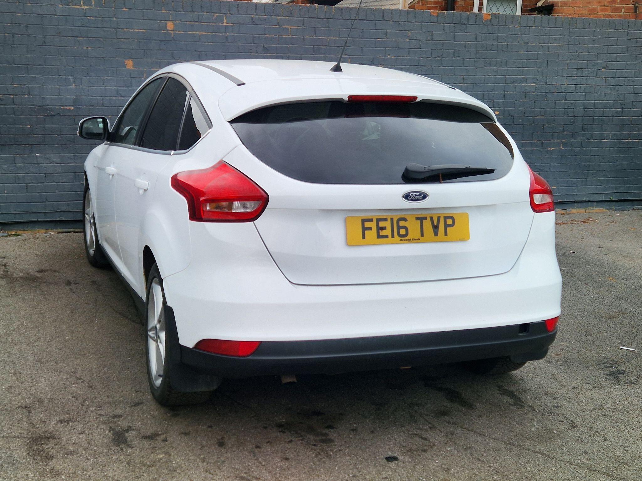 Ford Focus - Image 8