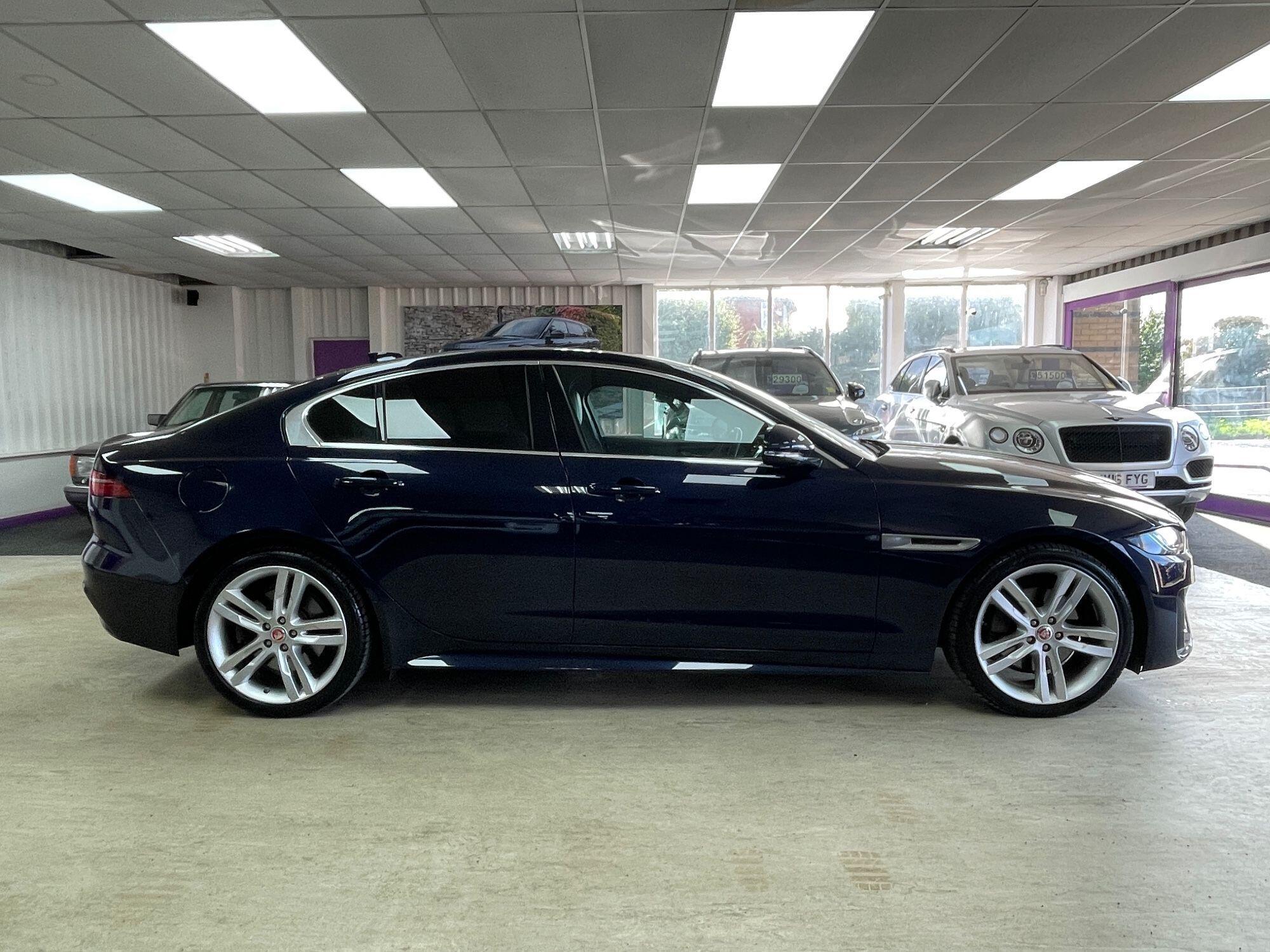 Jaguar XE - Image 10