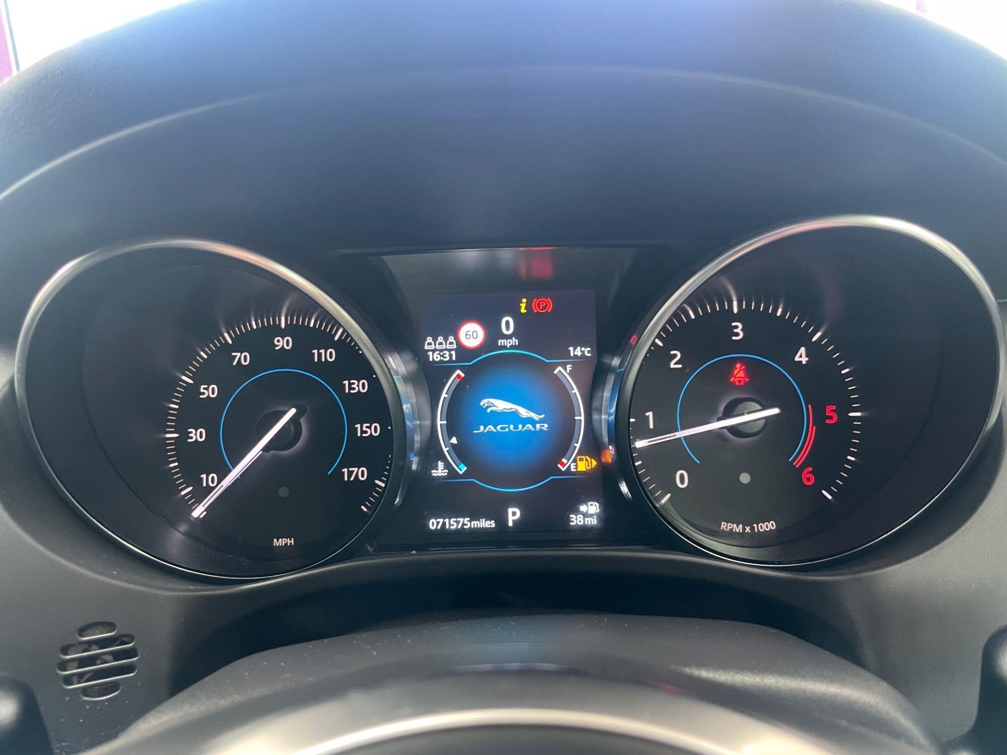 Jaguar F-Pace - Image 35
