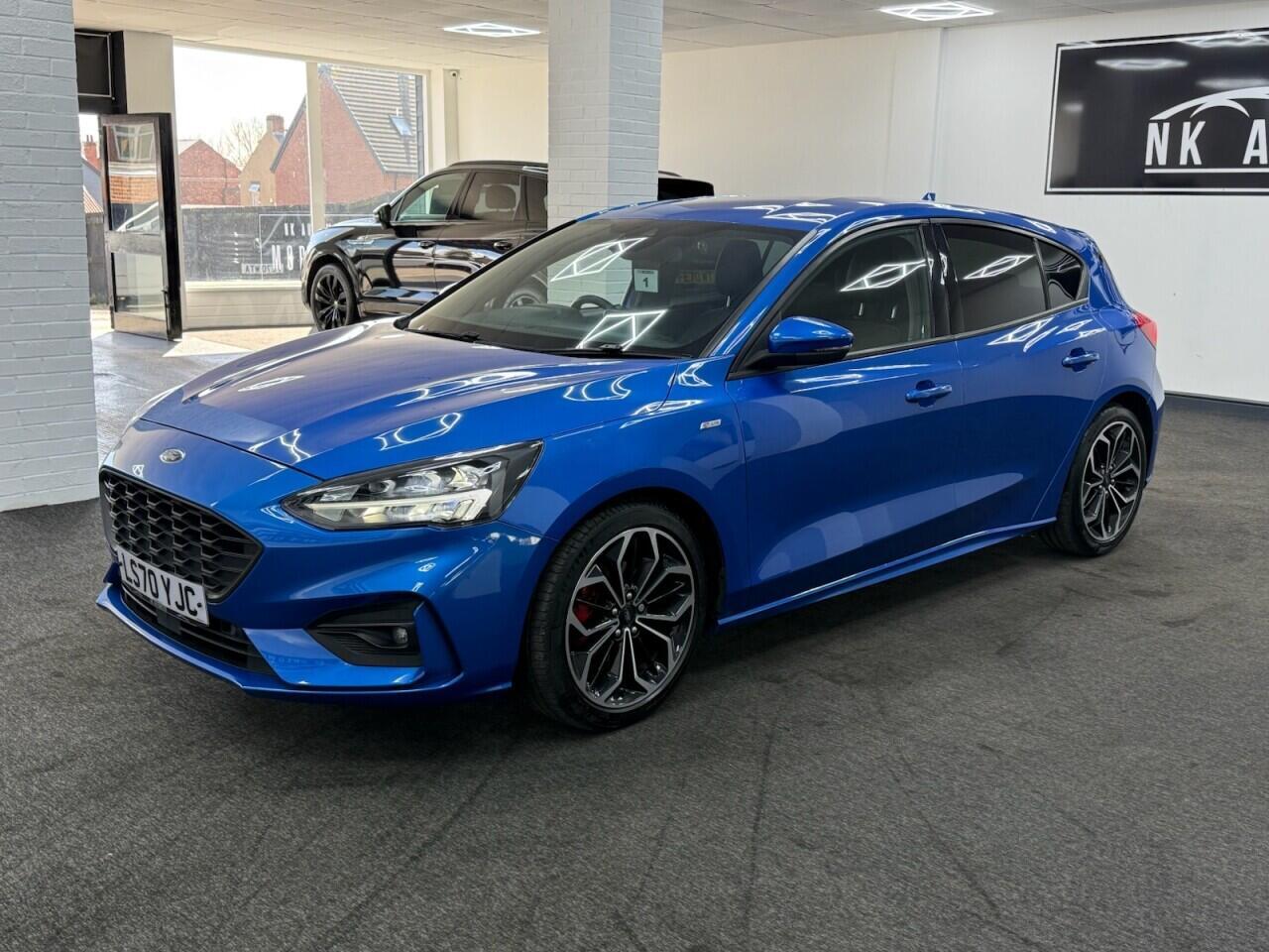 Ford Focus - Image 10