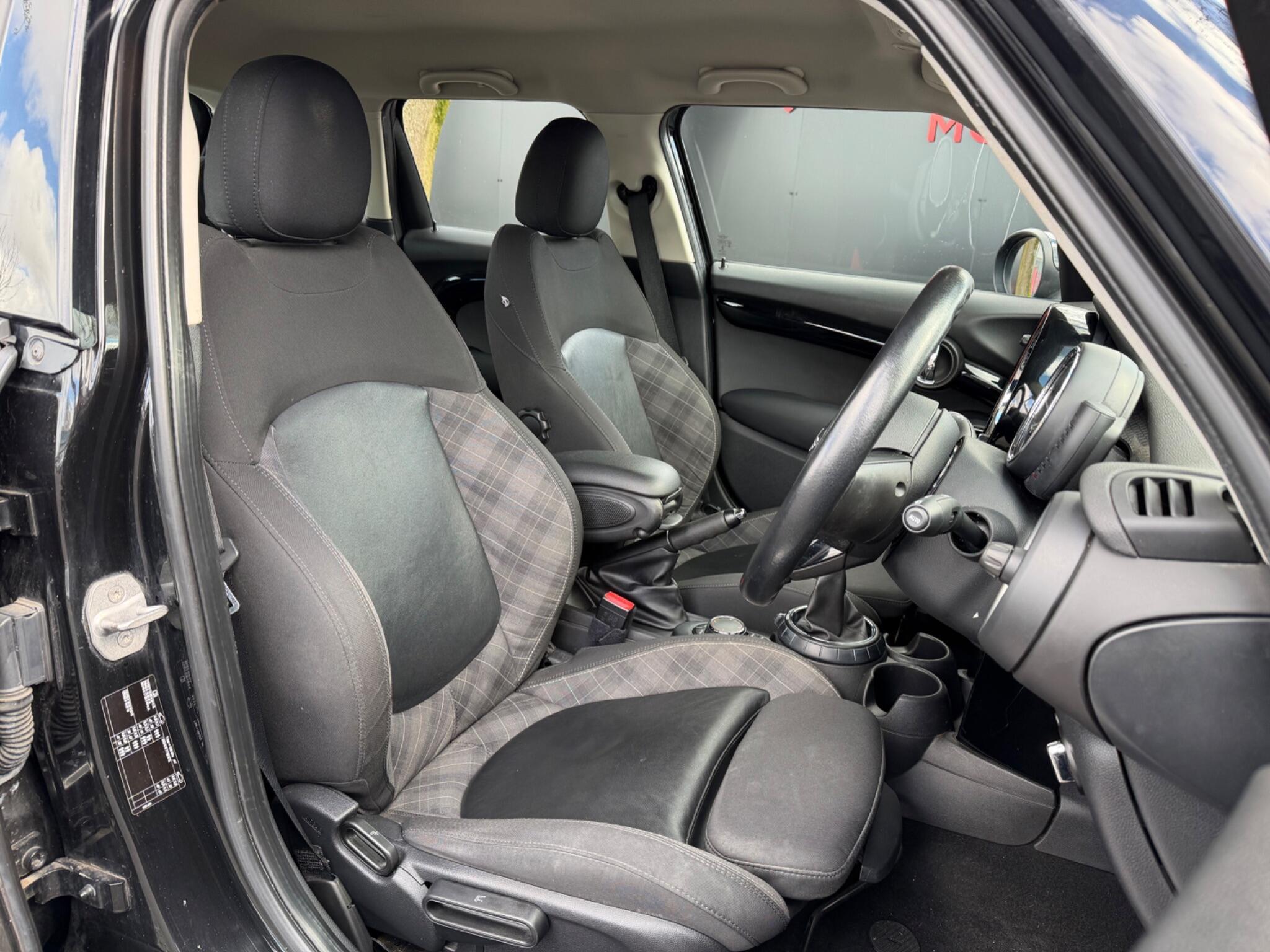 MINI Hatch - Image 20