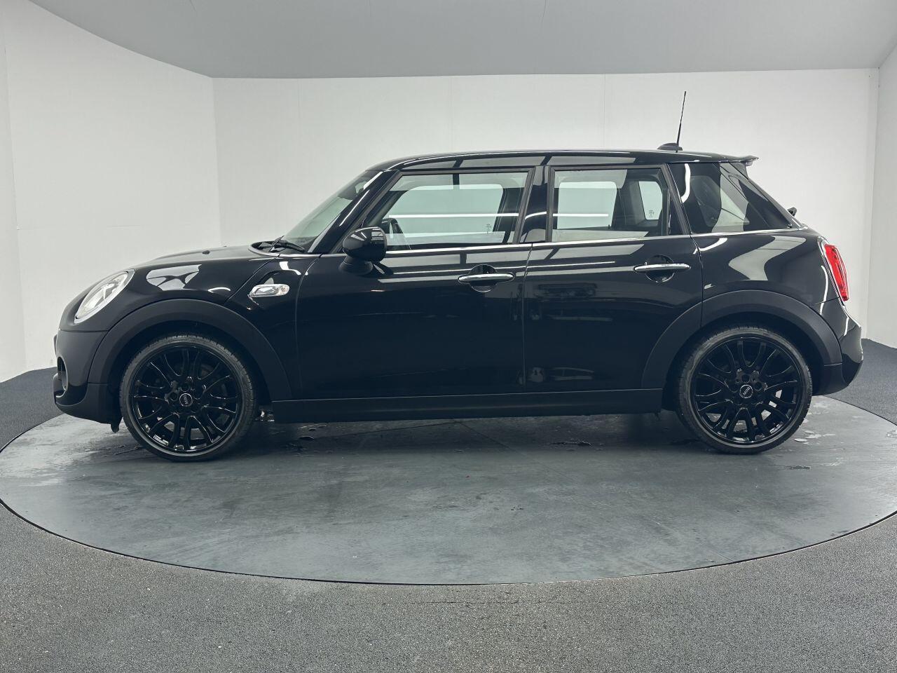 MINI Hatch - Image 11