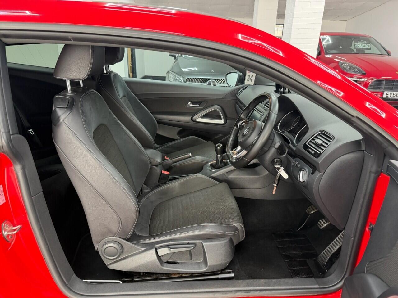 Volkswagen Scirocco - Image 13