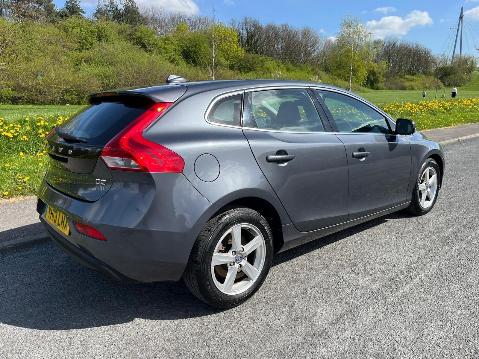 Volvo V40 - Image 3