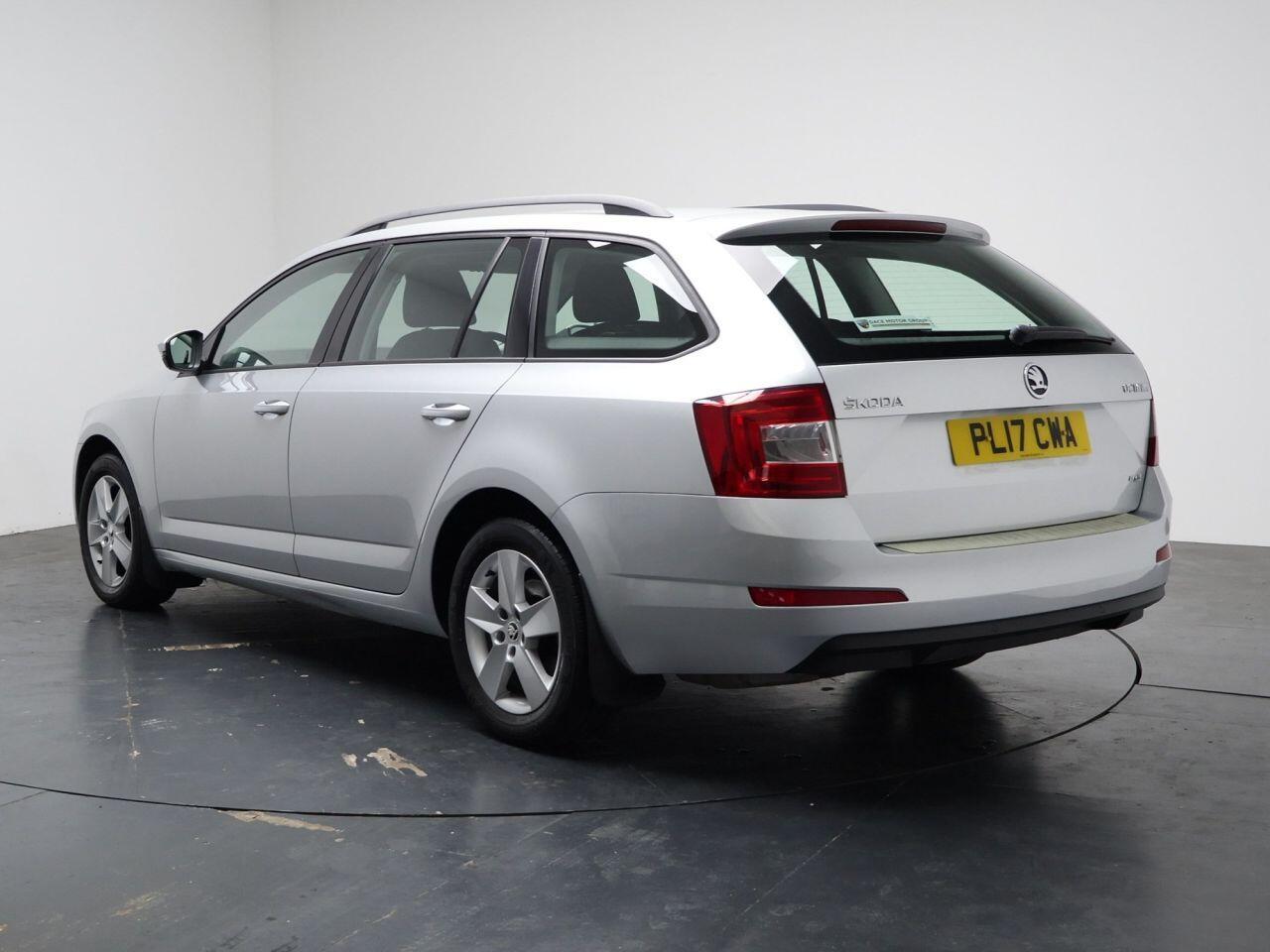 Skoda Octavia - Image 9