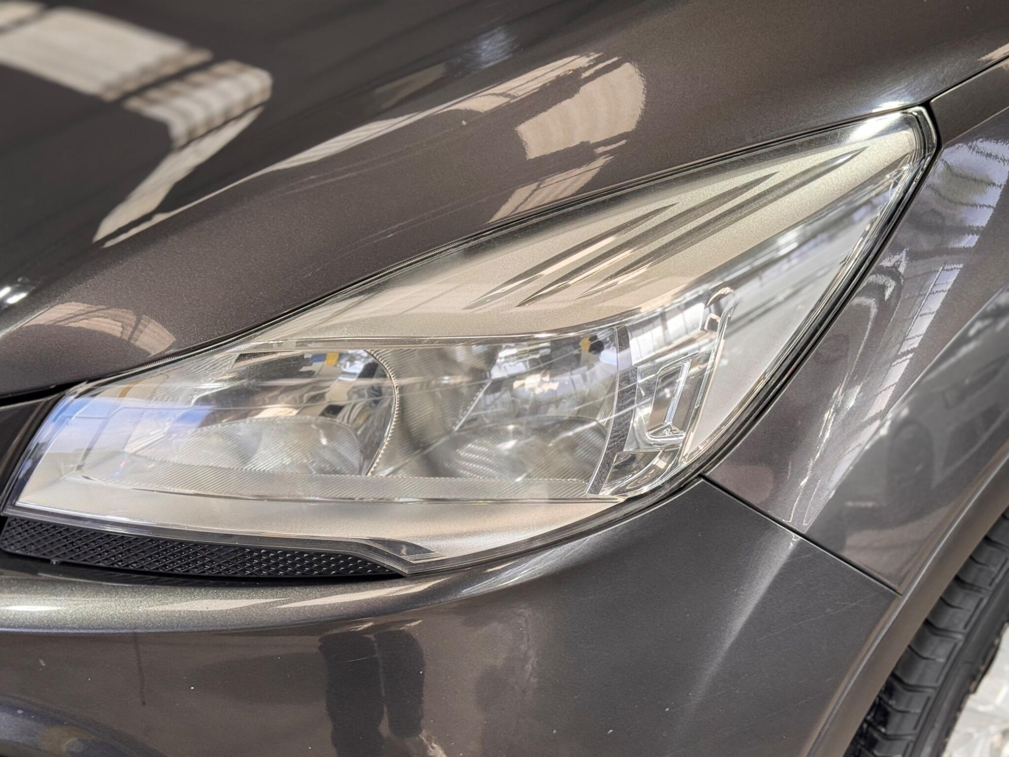 Ford Kuga - Image 10