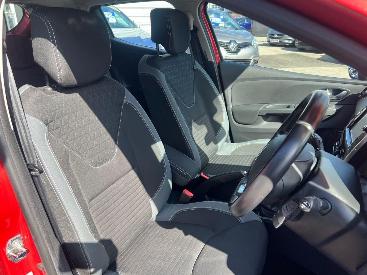 Renault Clio - Image 15