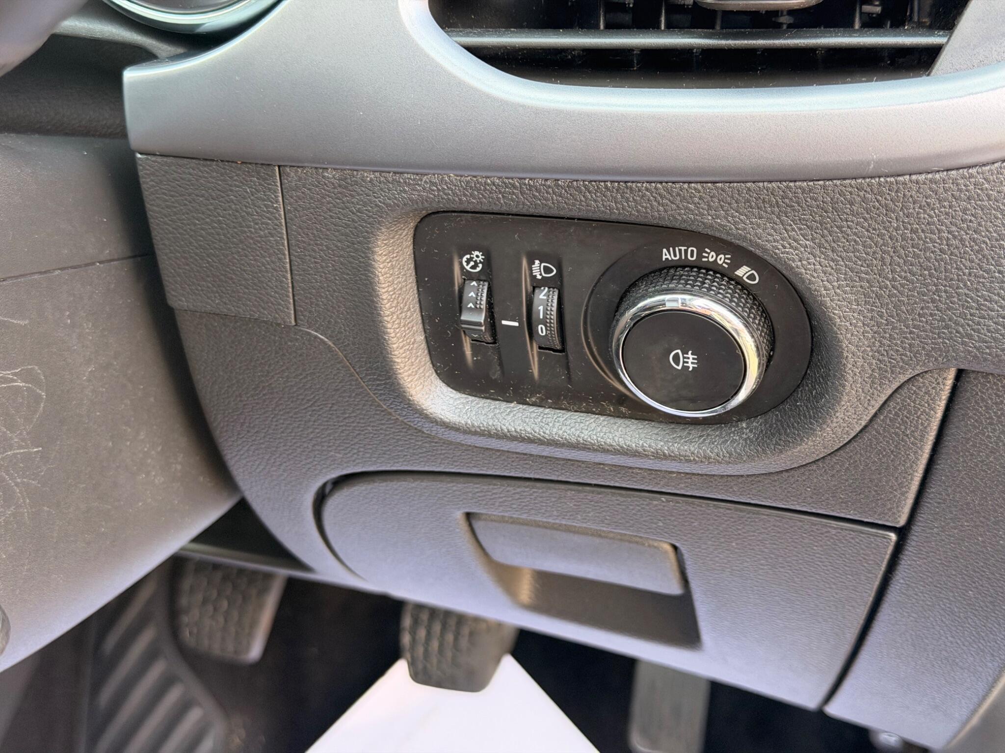 Vauxhall Astra - Image 13