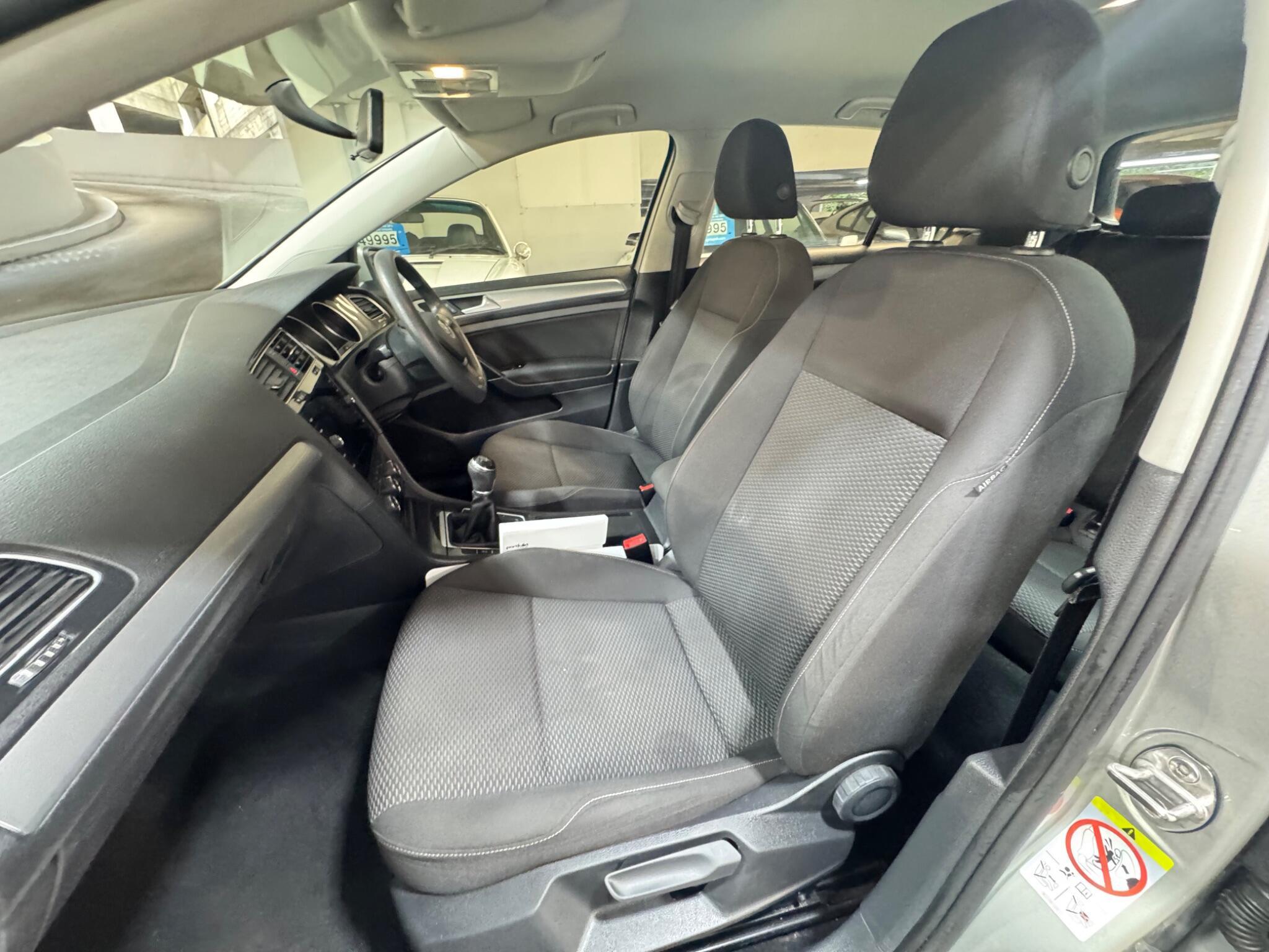 Volkswagen Golf - Image 10