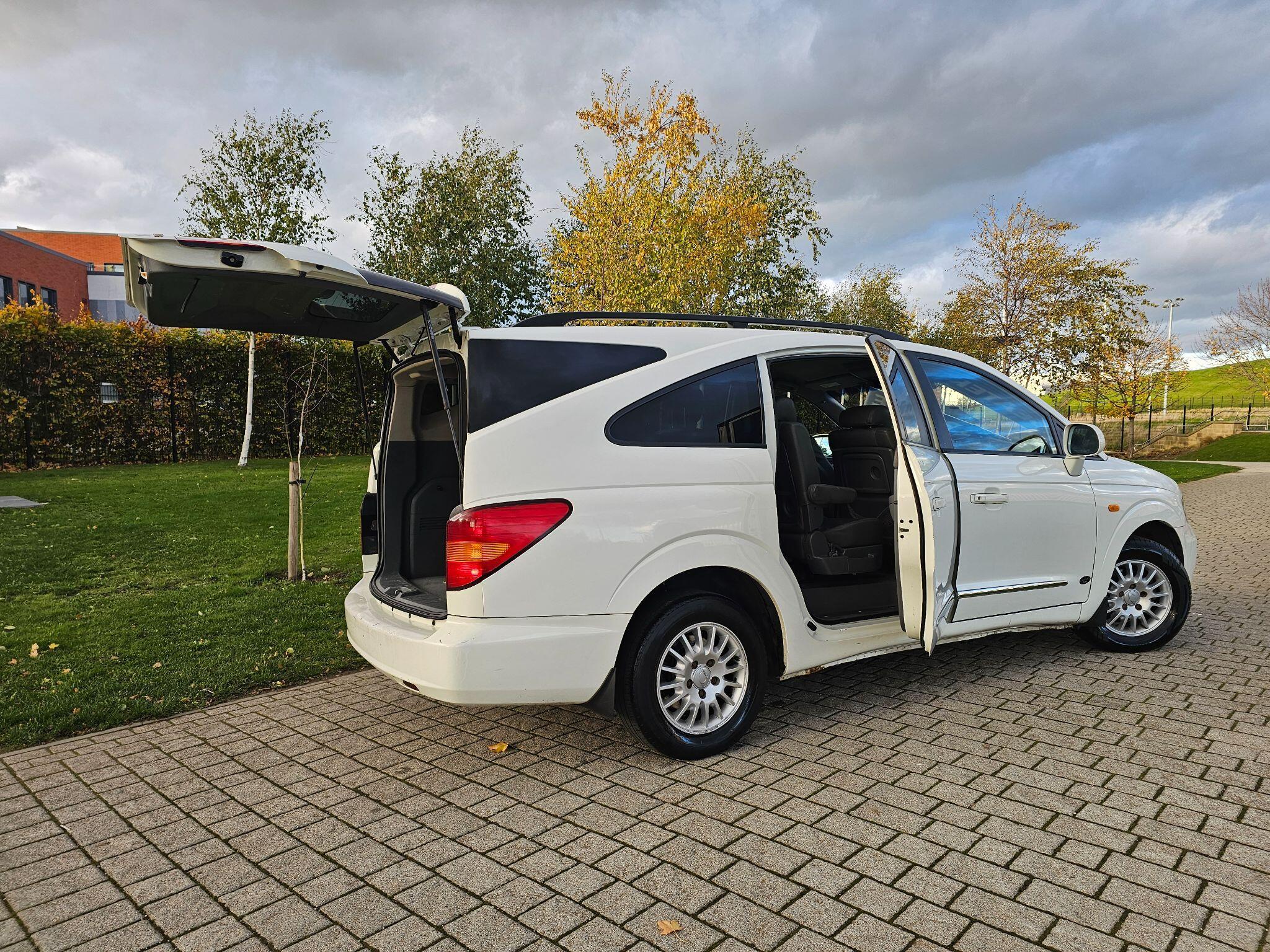 Ssangyong Rodius - Image 25