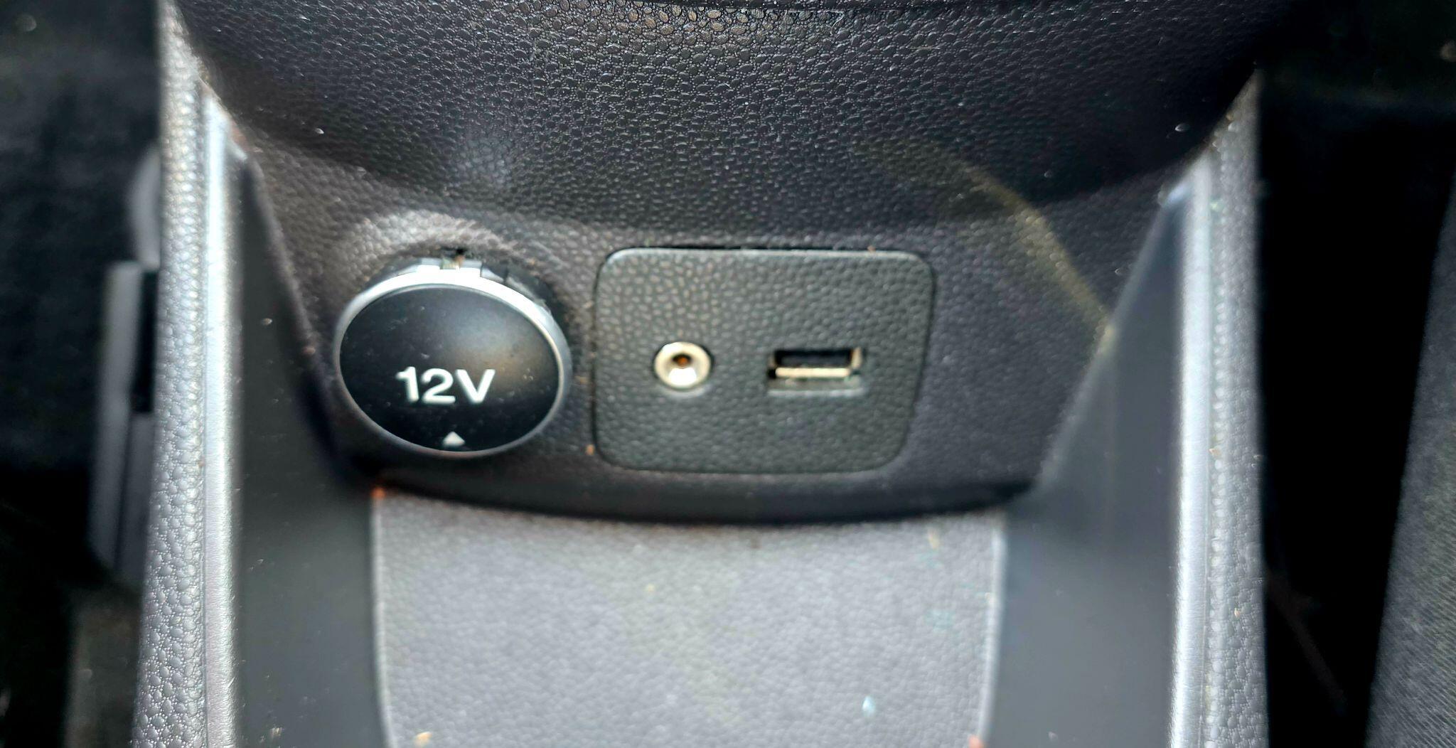 Ford Fiesta - Image 25