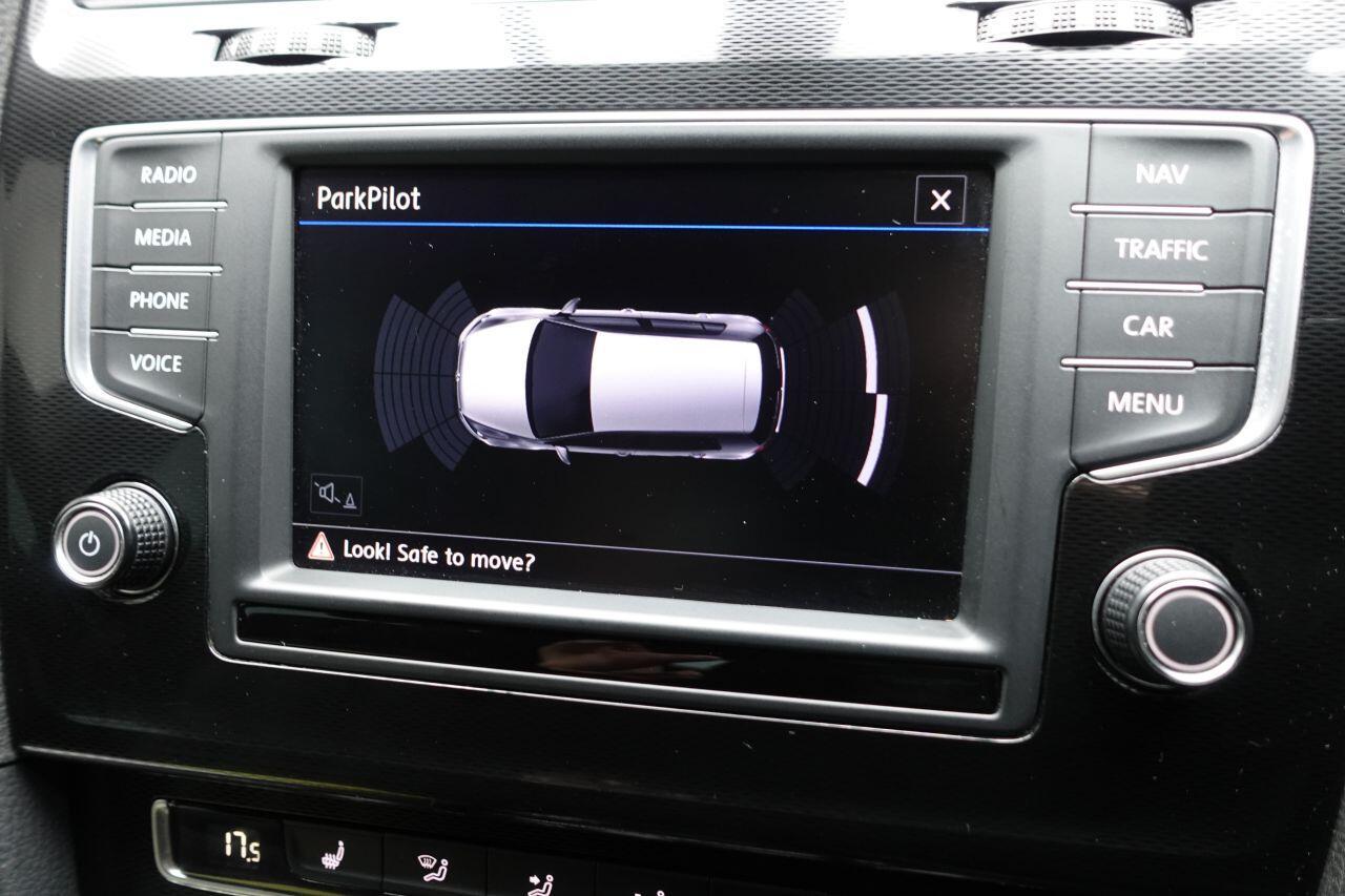 Volkswagen Golf - Image 24