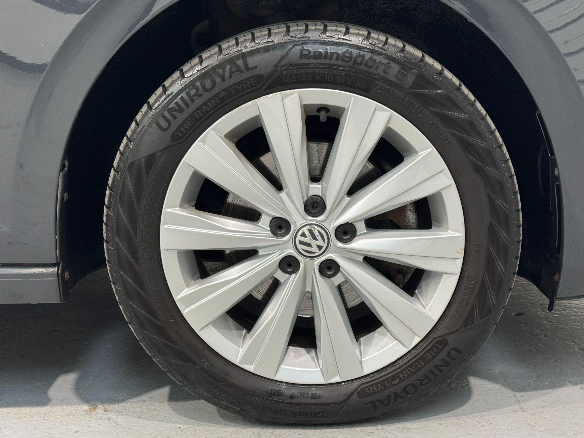 Volkswagen Polo - Image 23
