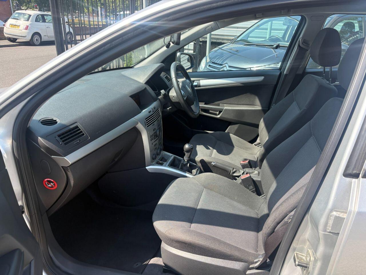 Vauxhall Astra - Image 13