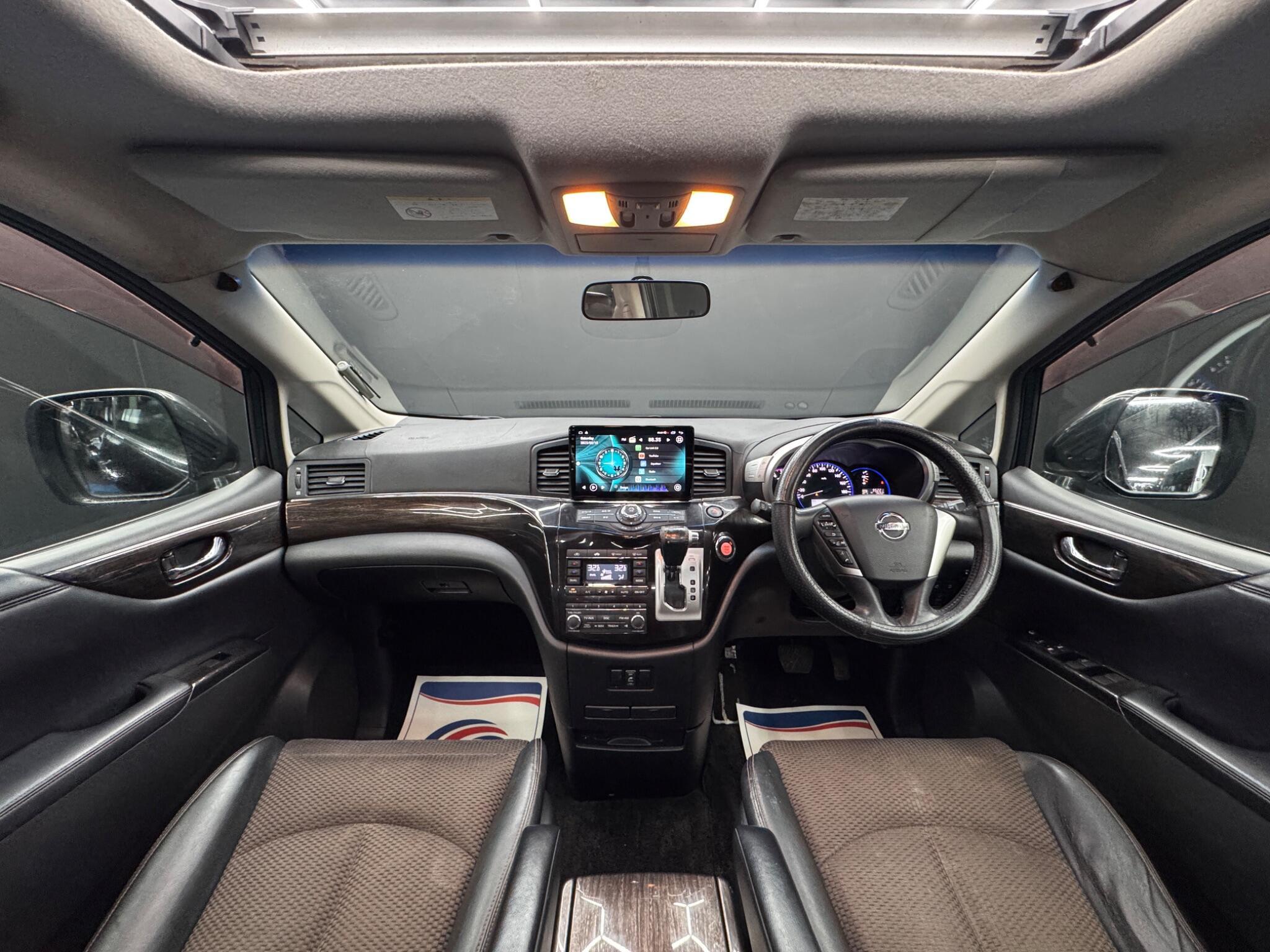 Nissan Elgrand - Image 18