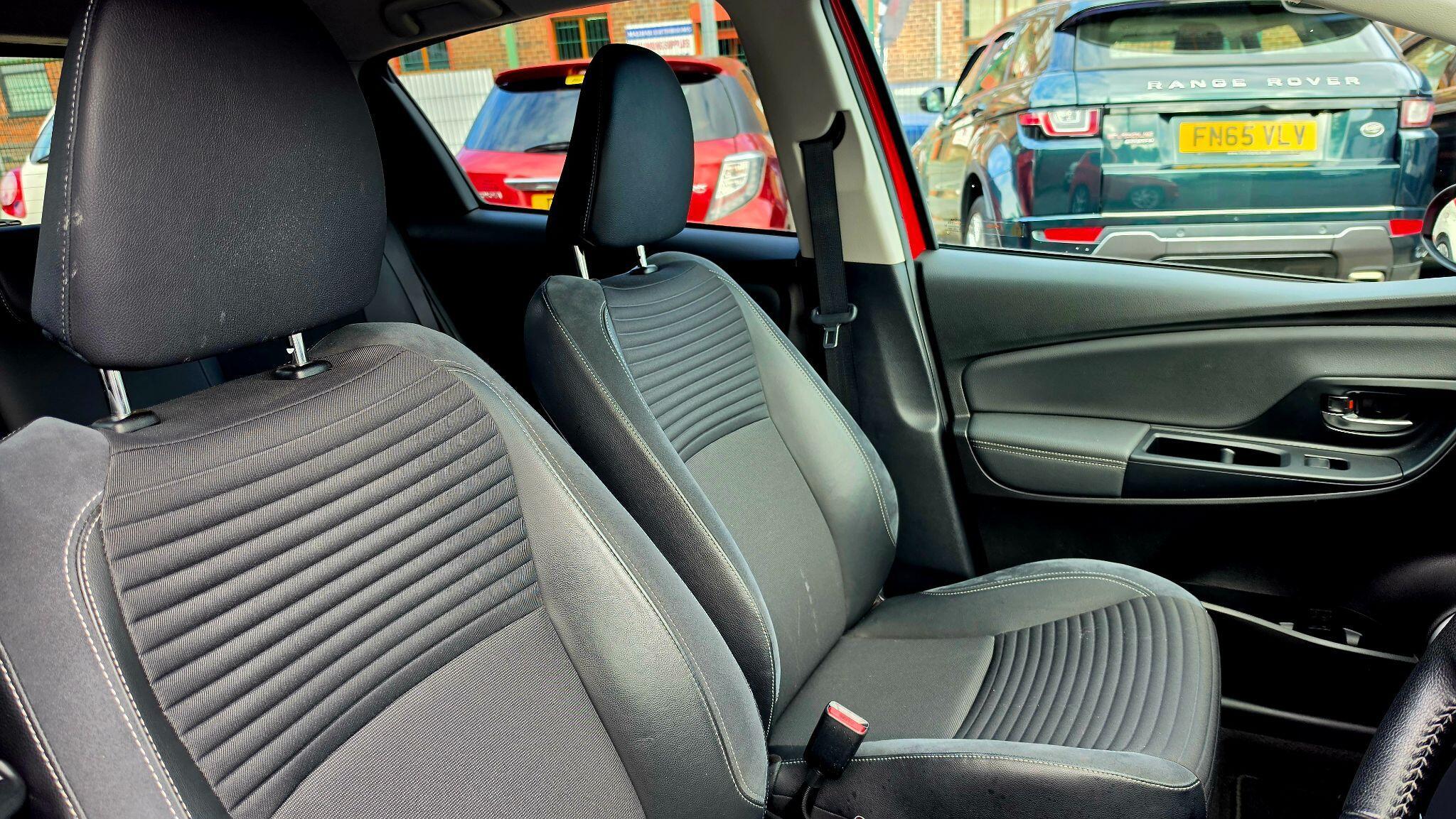 Toyota Yaris - Image 12