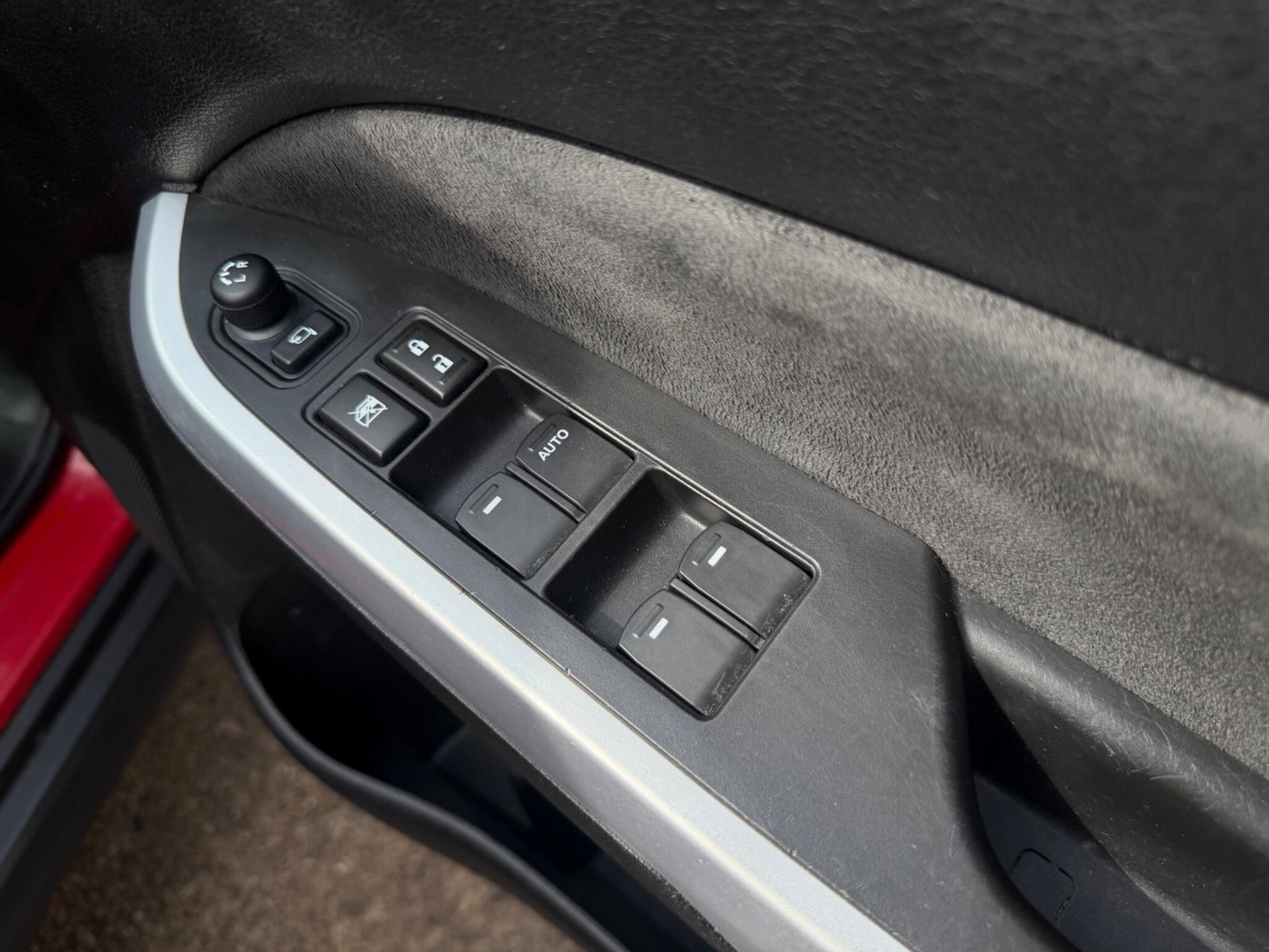 Suzuki Vitara - Image 17