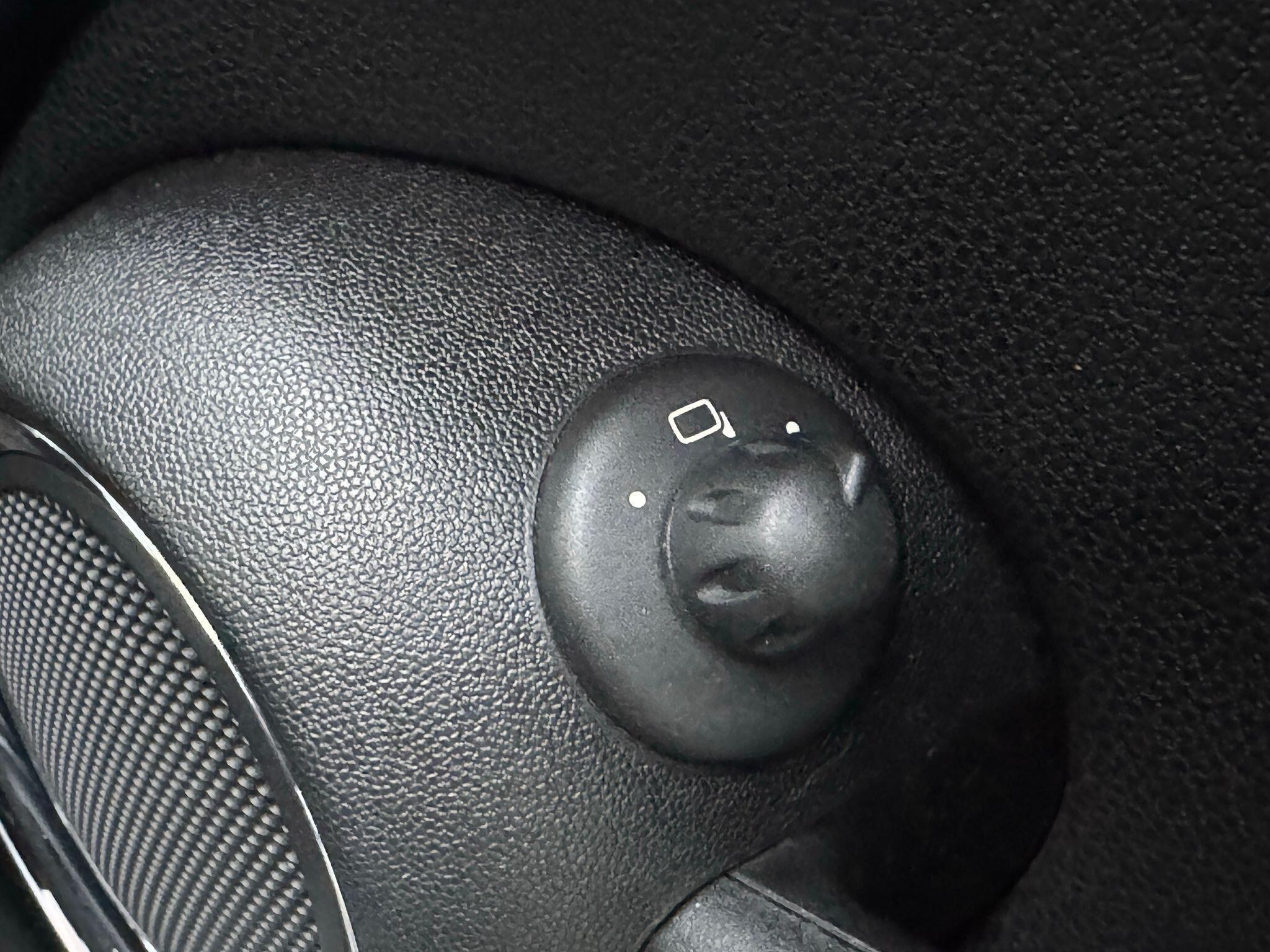 MINI Hatch - Image 25