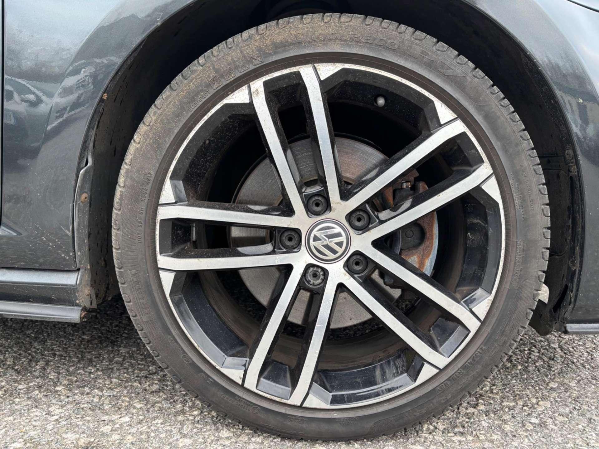 Volkswagen Golf - Image 37