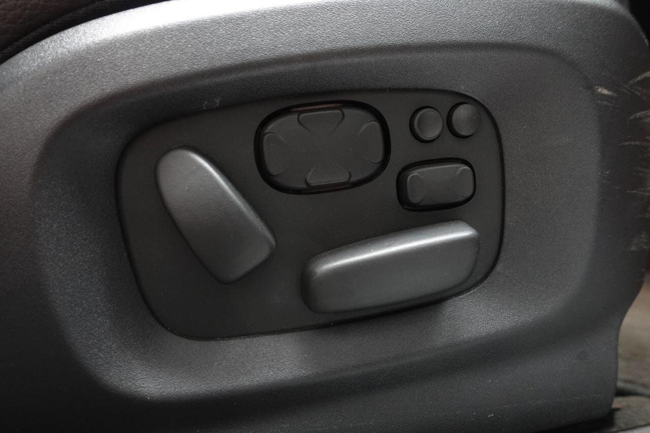 Jaguar XF - Image 18