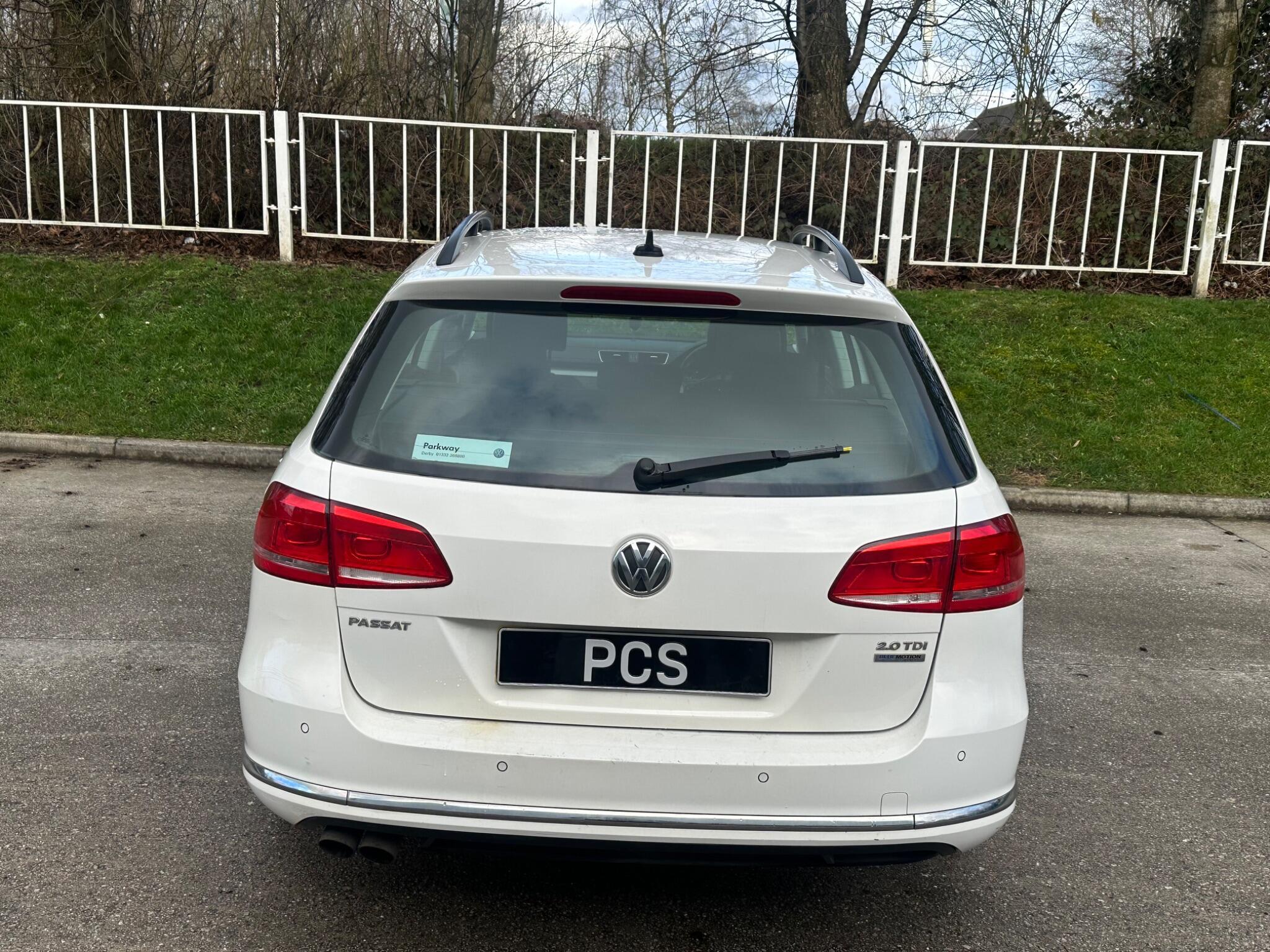 Volkswagen Passat - Image 16