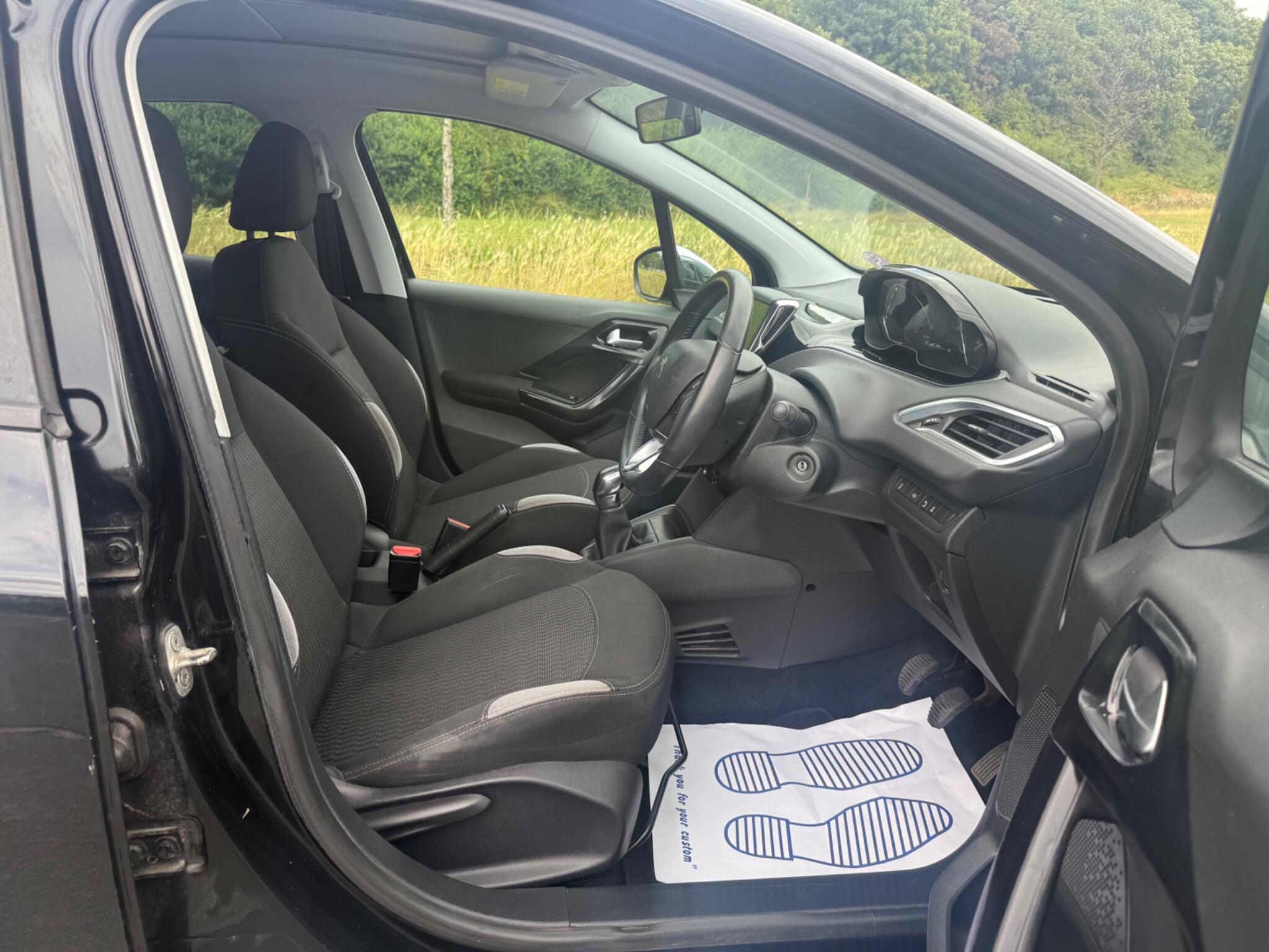 Peugeot 208 - Image 12