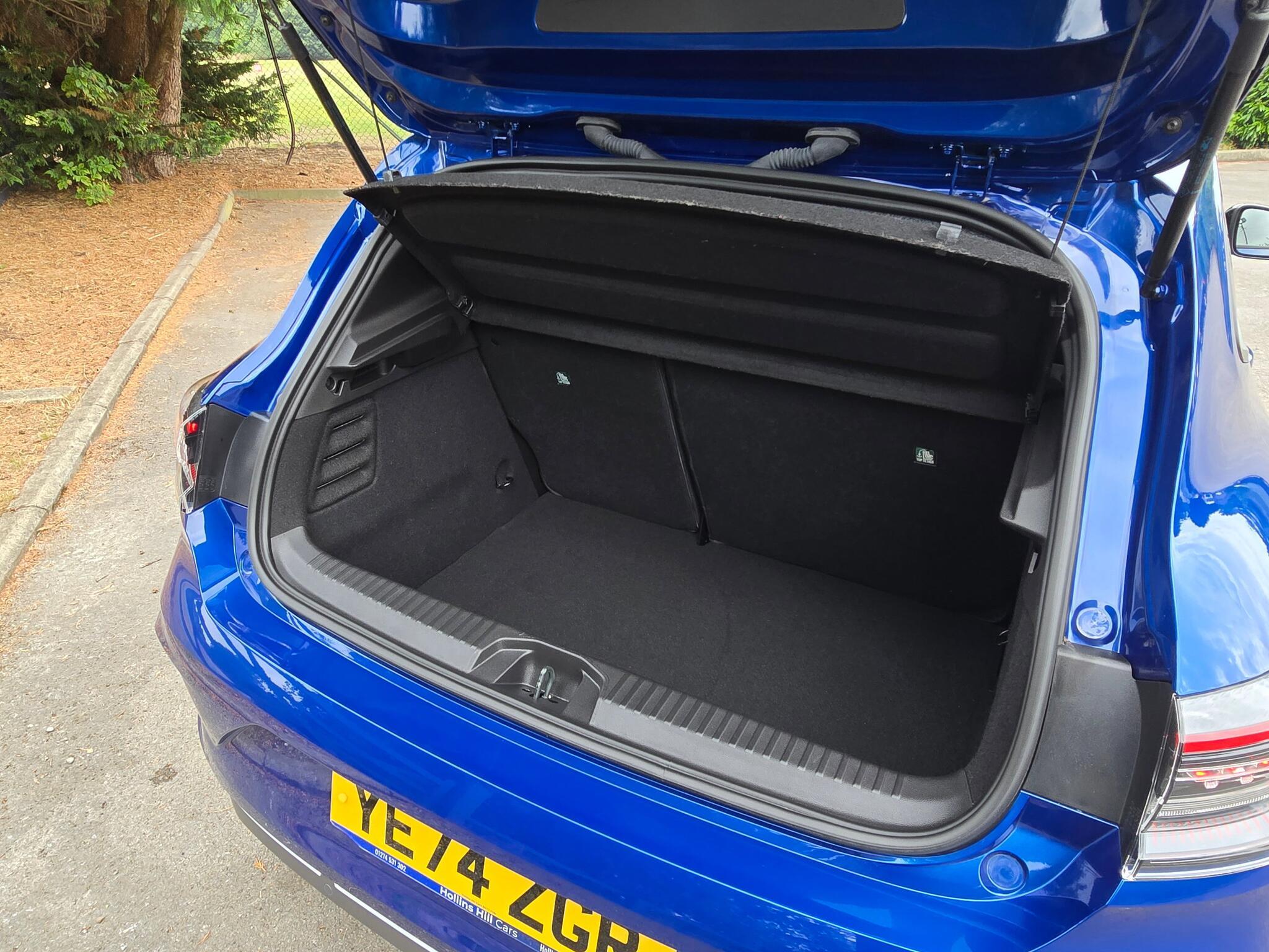 Renault Clio - Image 8