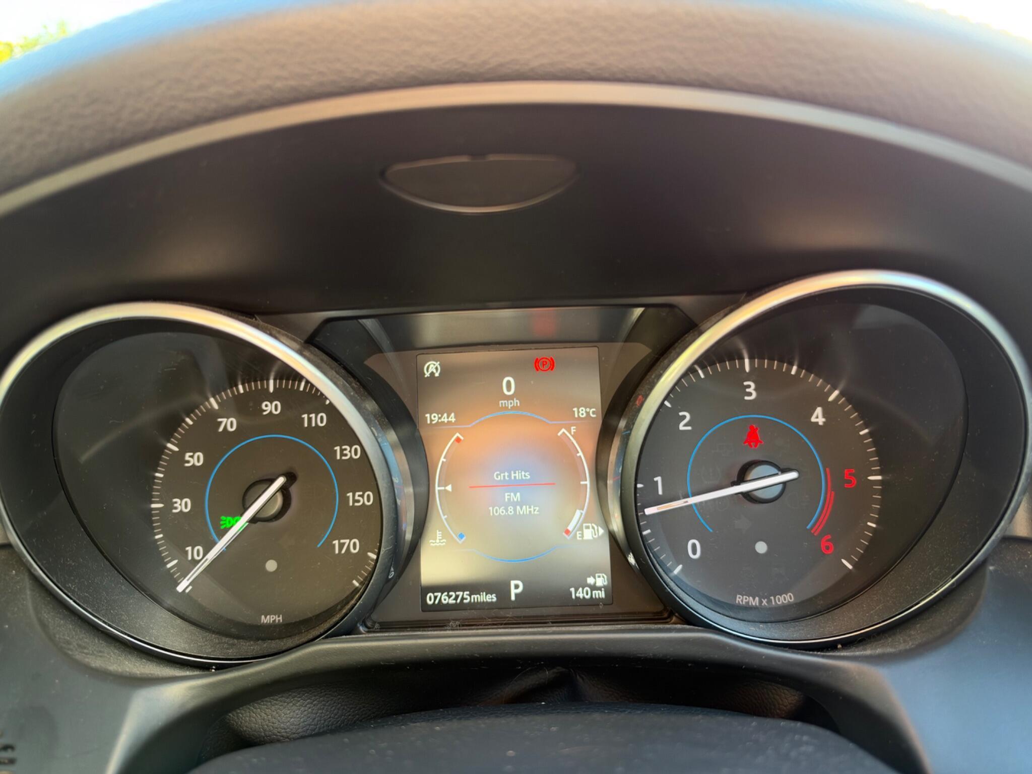 Jaguar XF - Image 18