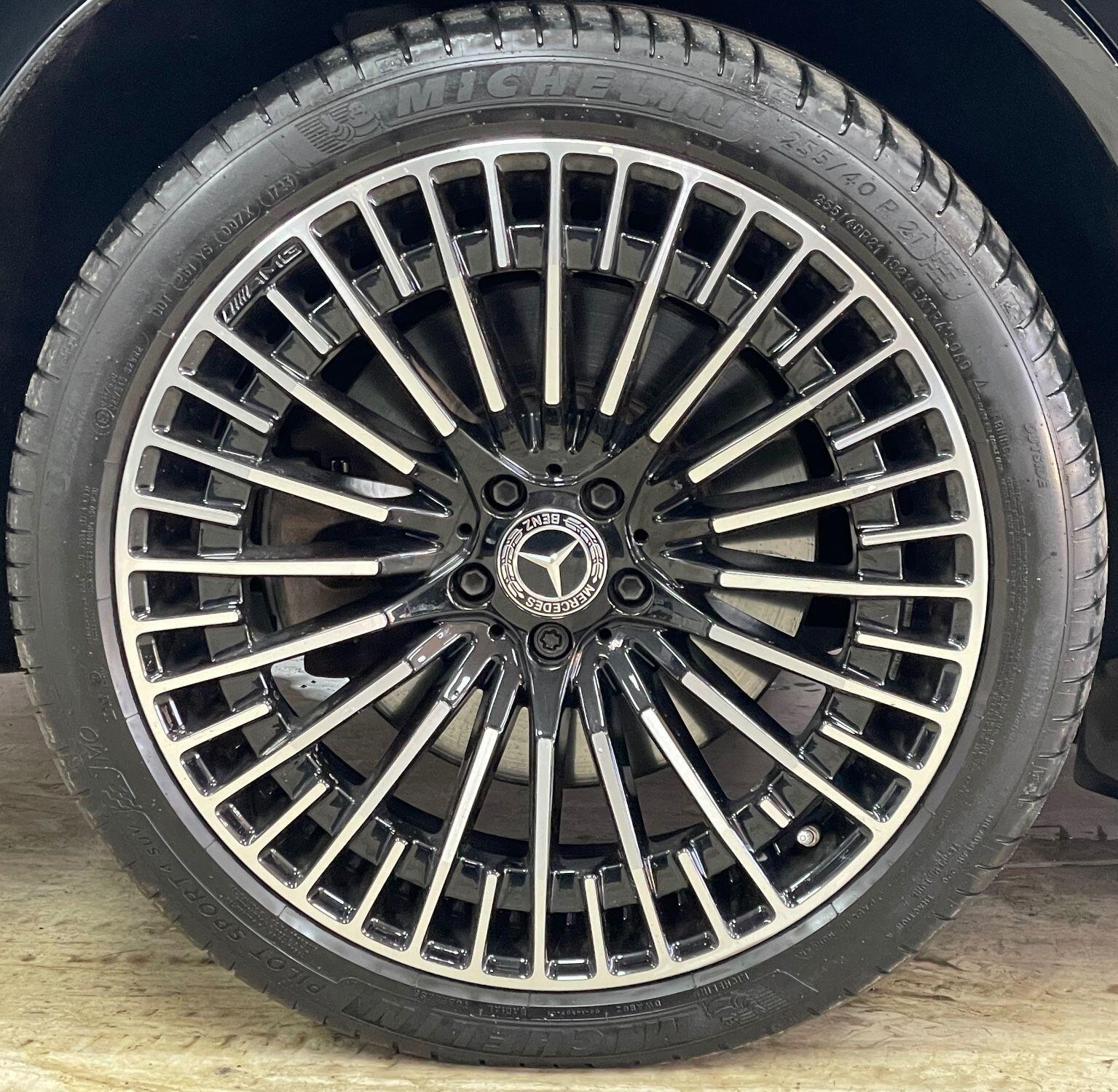 Mercedes Eqc - Image 16