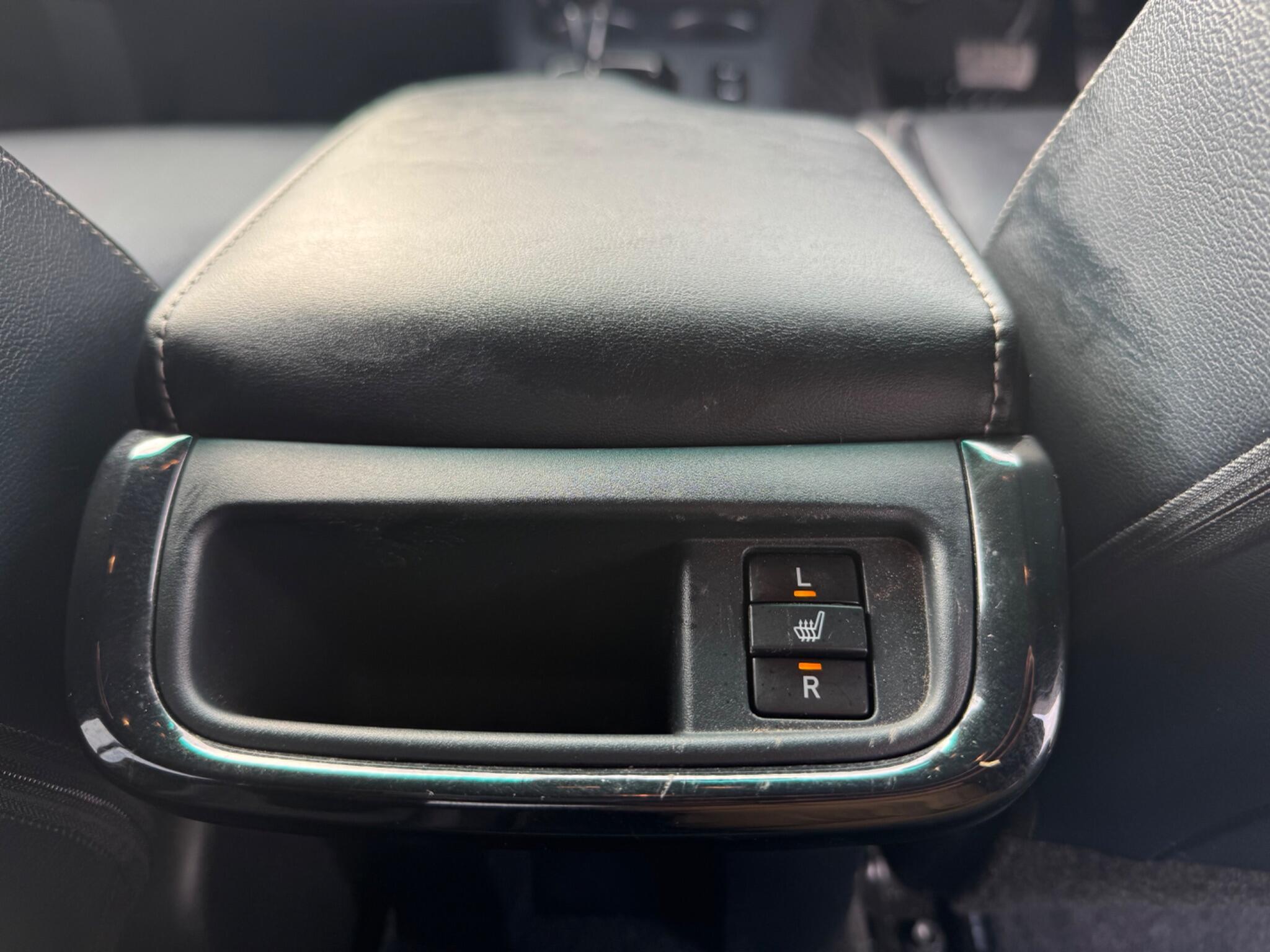 Toyota Hilux - Image 20