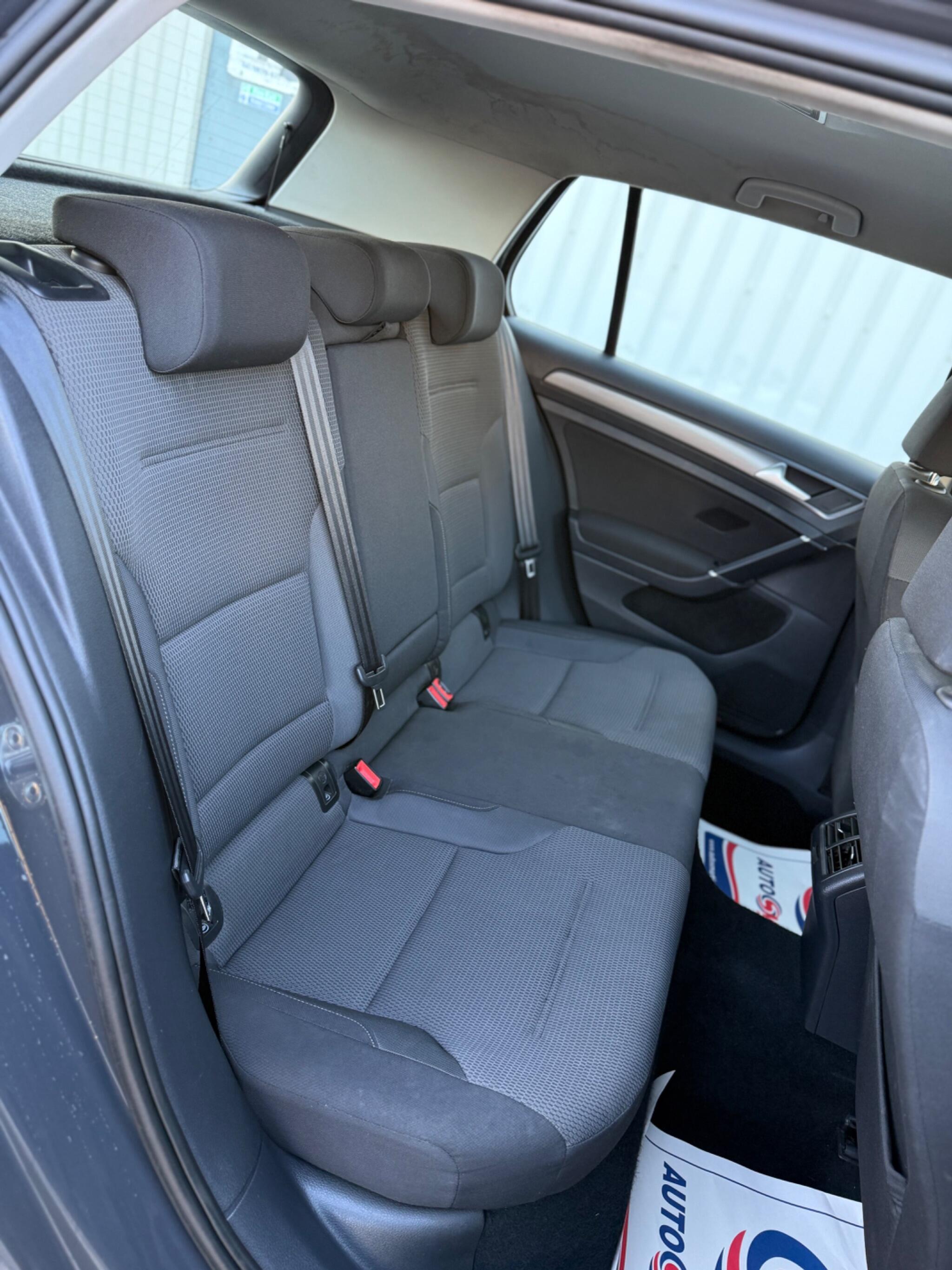 Volkswagen Golf - Image 26