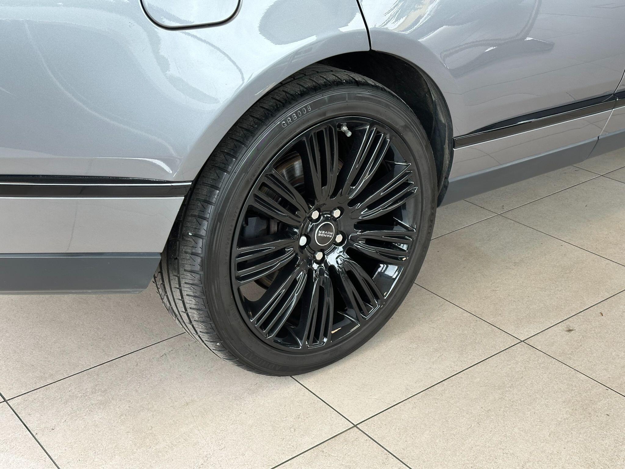 Land Rover Range Rover - Image 25