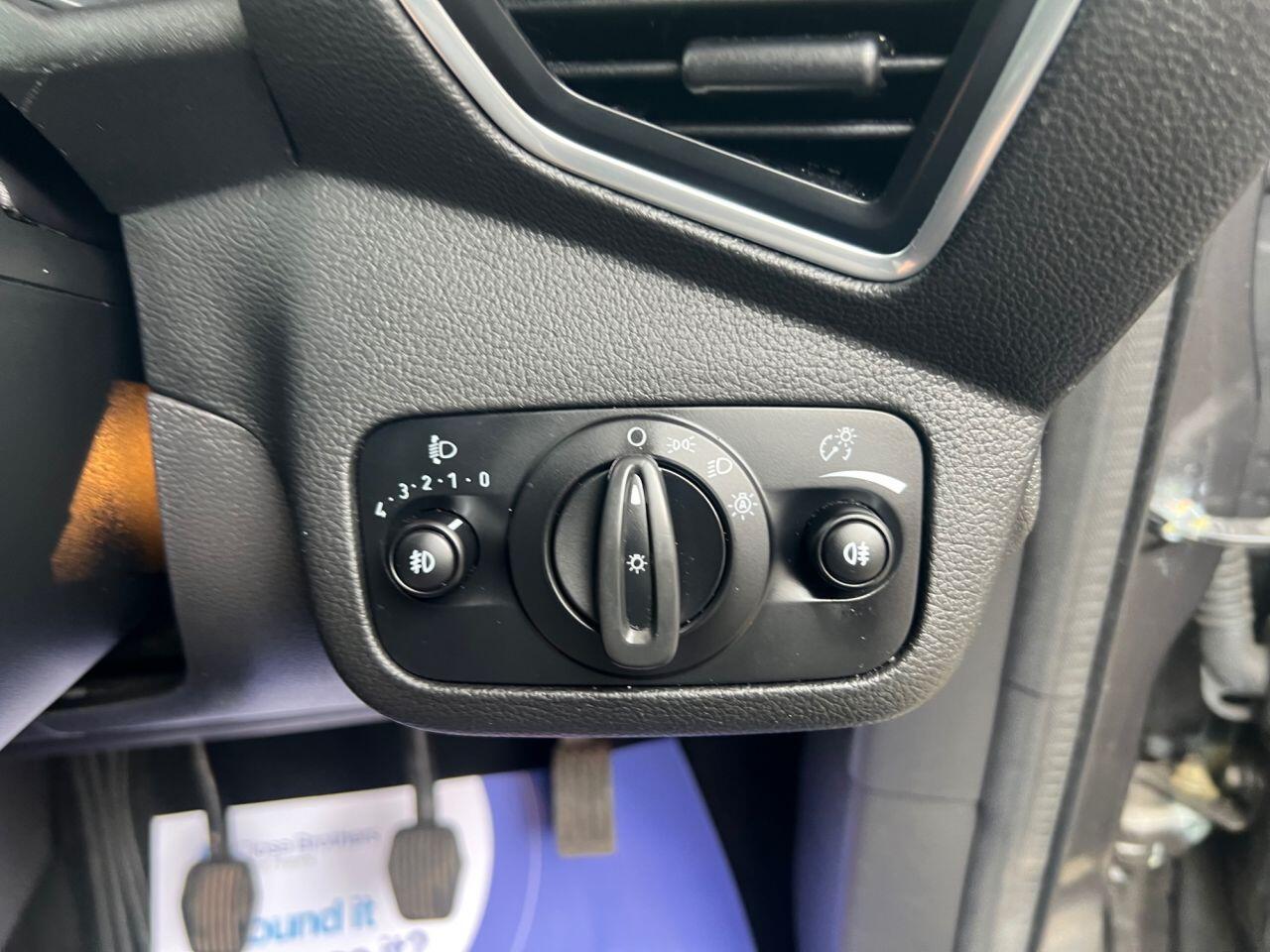 Ford Kuga - Image 33