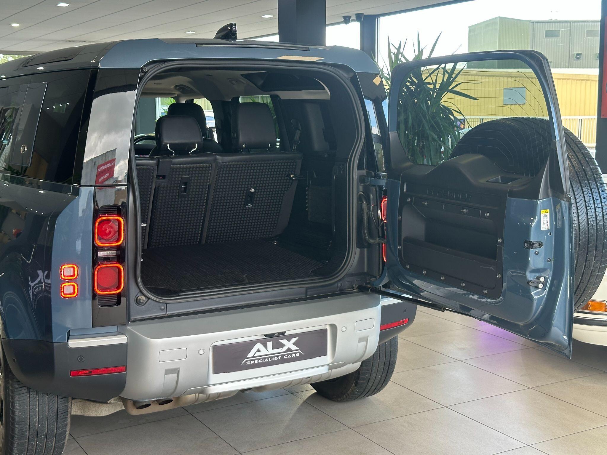 Land Rover Defender 110 - Image 19